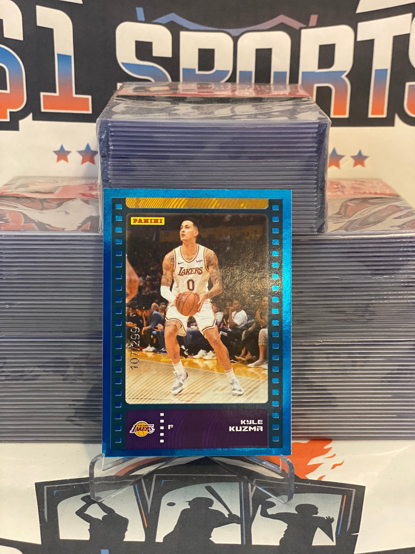 2019 Panini Stickers (107/299) Kyle Kuzma #76