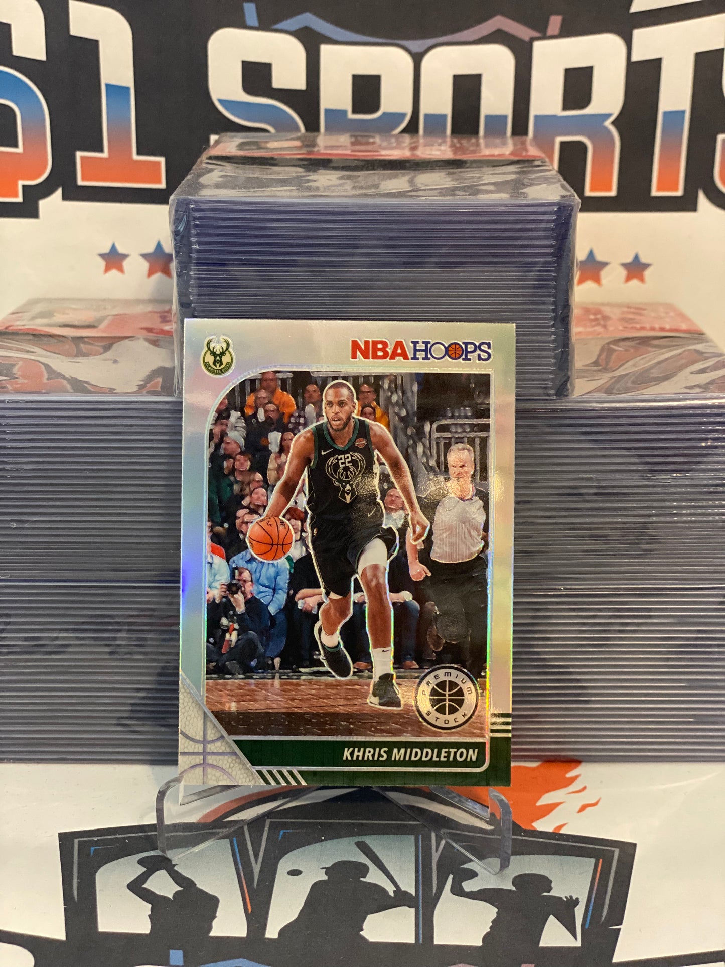 2019 Hoops Premium Stock (Silver Prizm) Khris Middleton #107