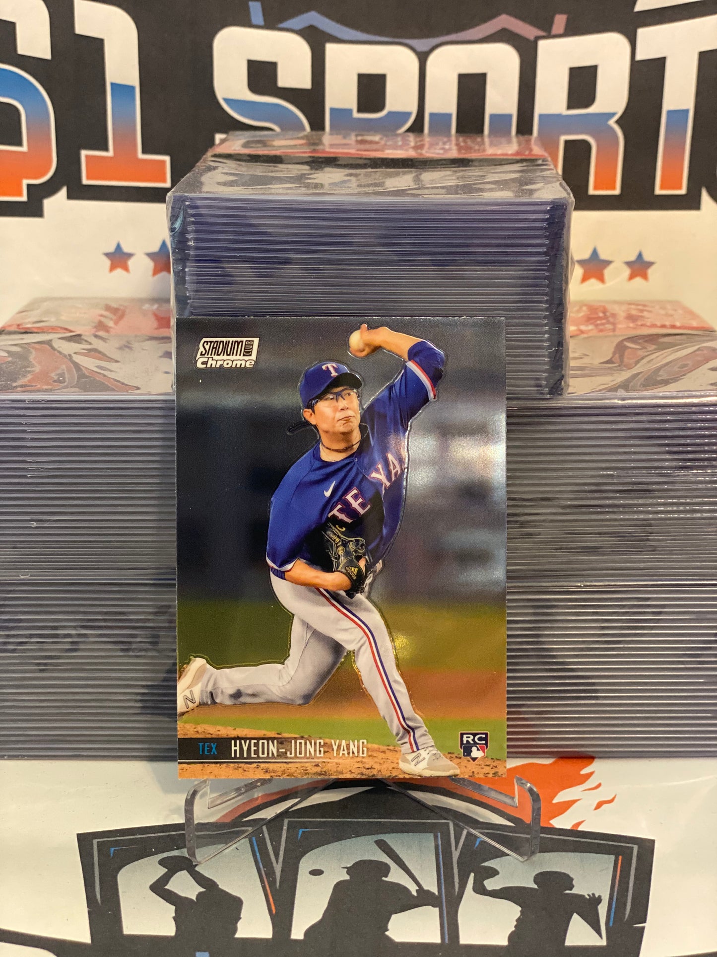 2021 Topps Stadium Club Chrome Hyeon-Jong Yang Rookie #360