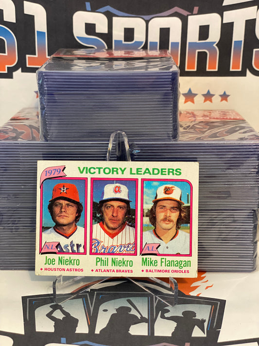 1980 Topps (Victory Leaders) Joe Niekro, Phil Niekro & Mike Flannagan #205