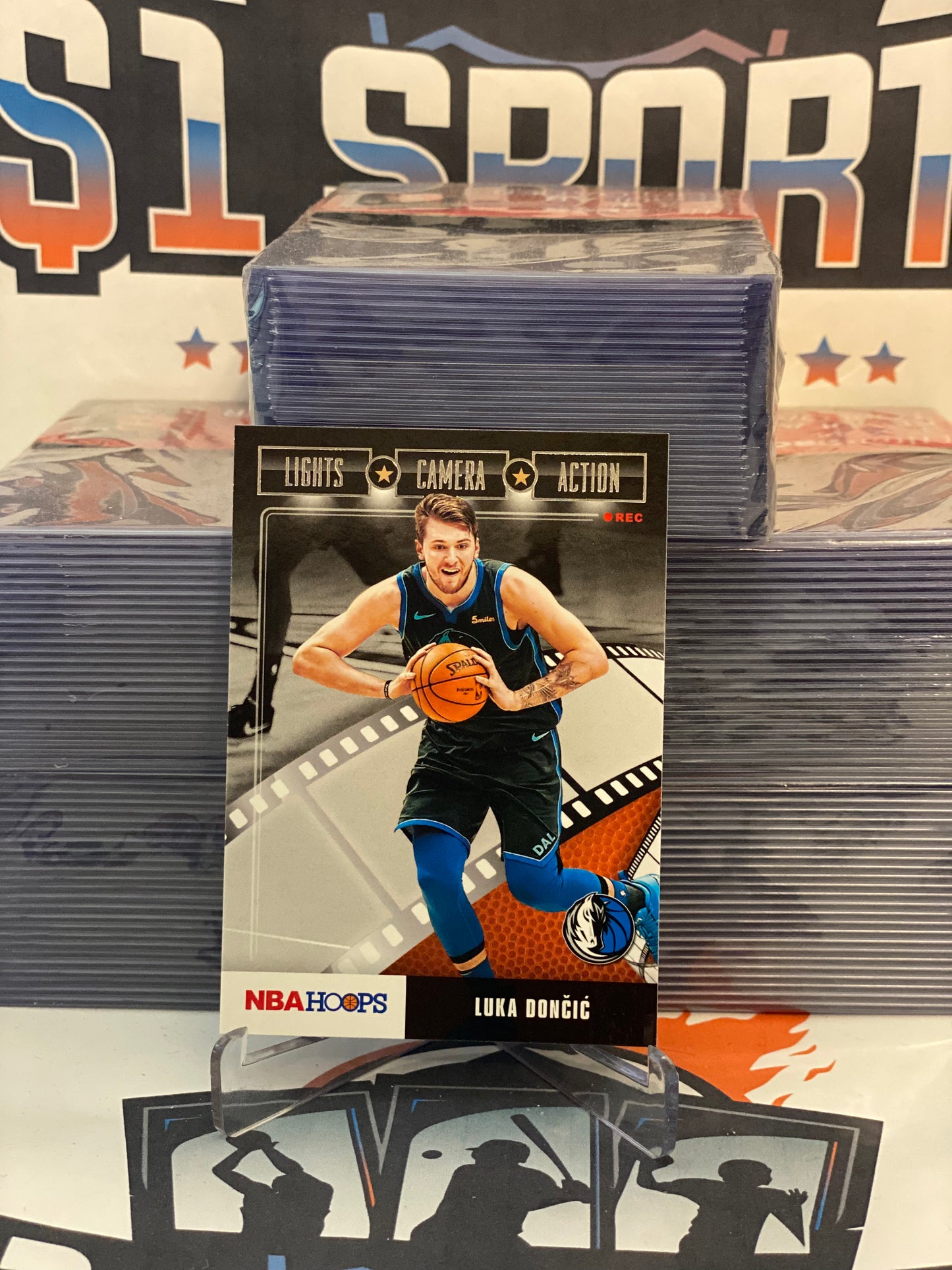 2019 NBA Hoops (Lights Camera Action) Luka Doncic #15