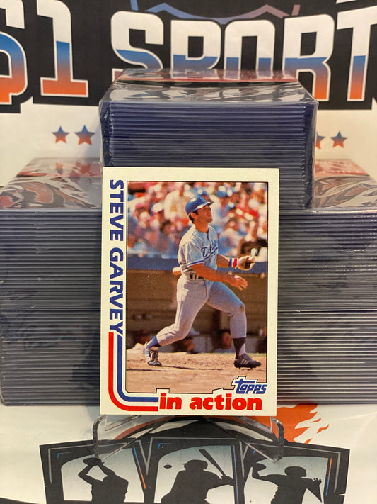 1982 Topps (In Action) Steve Garvey #180