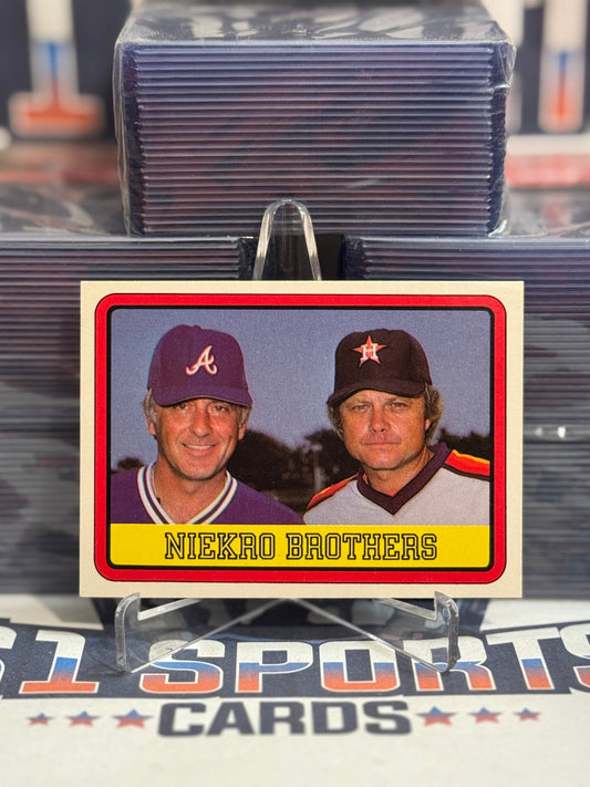 1982 Donruss (Niekro Brothers) Phil Niekro & Joe Niekro 613