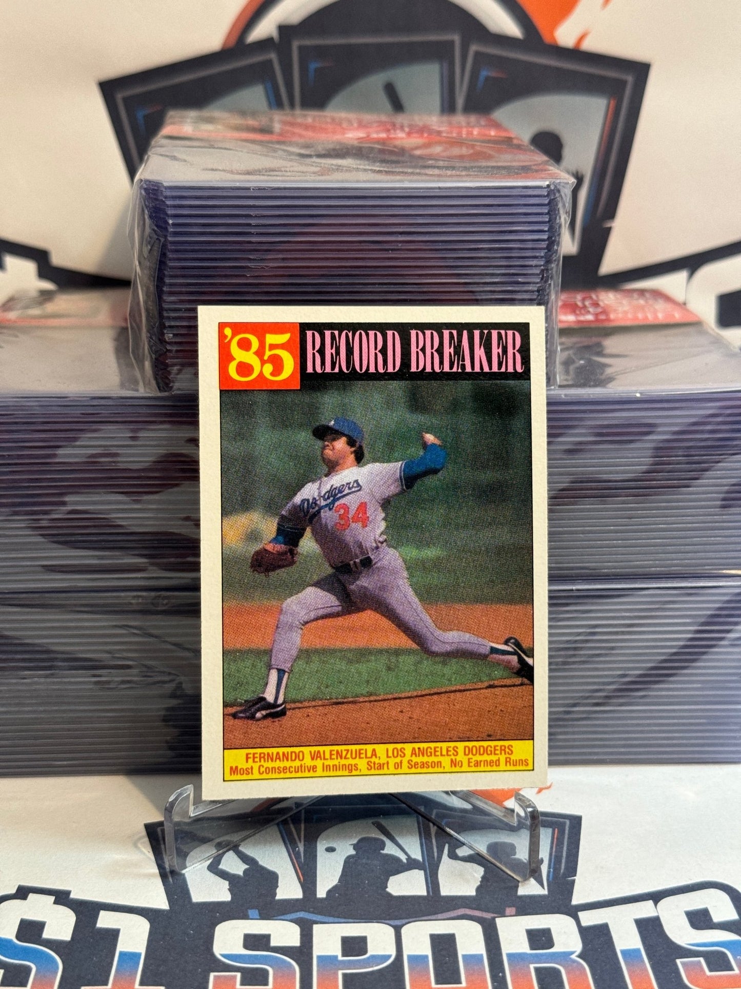 1986 Topps (Record Breaker) Fernando Valenzuela #207