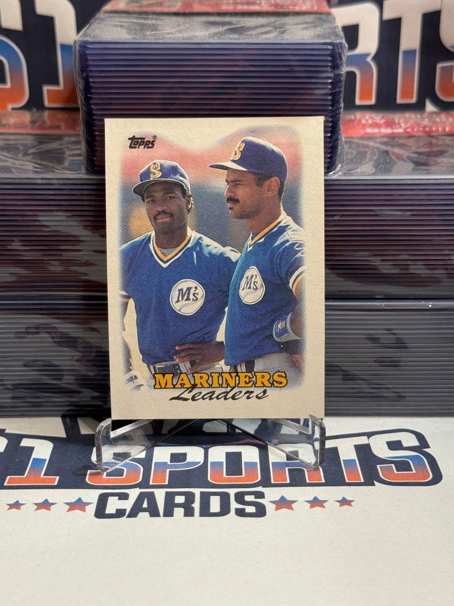 1988 Topps (Mariners Team Card) Harold Reynolds & Phil Bradley #519