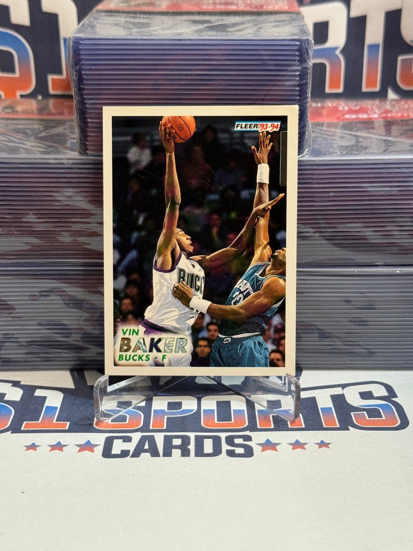 1993 Fleer (Alonzo Mourning Pictured) Vin Baker Rookie #321