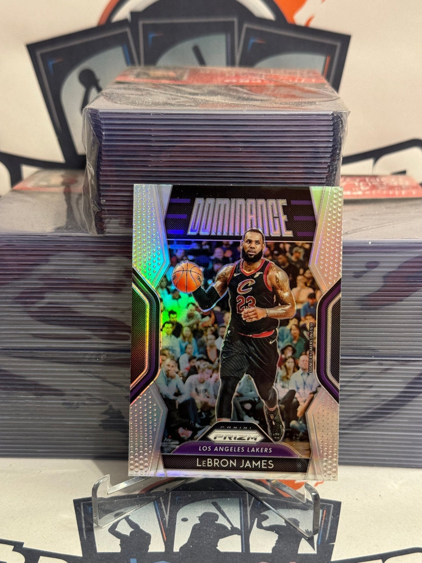 2018 Panini Prizm (Silver Prizm, Dominance) LeBron James #29