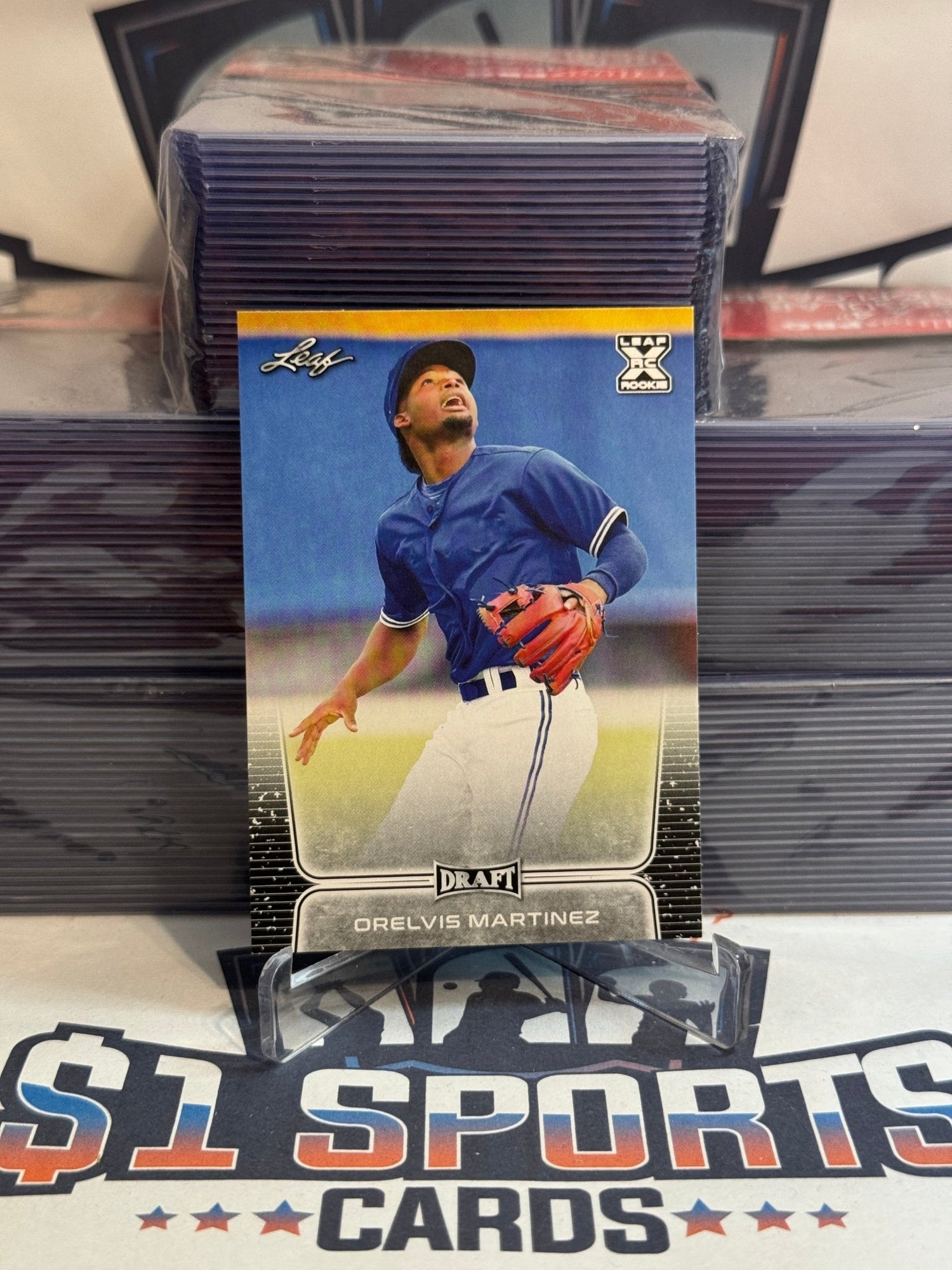 2020 Leaf Orelvis Martinez Rookie #23