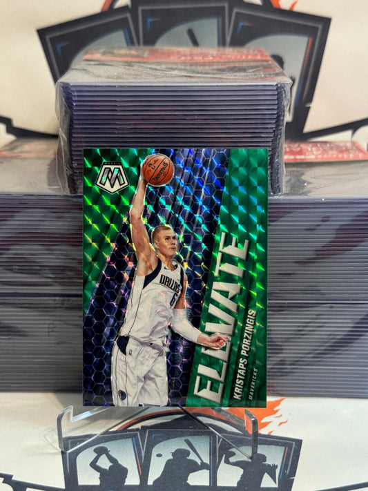2020 Panini Mosaic (Green Prizm, Elevate) Kristaps Porzingis #7