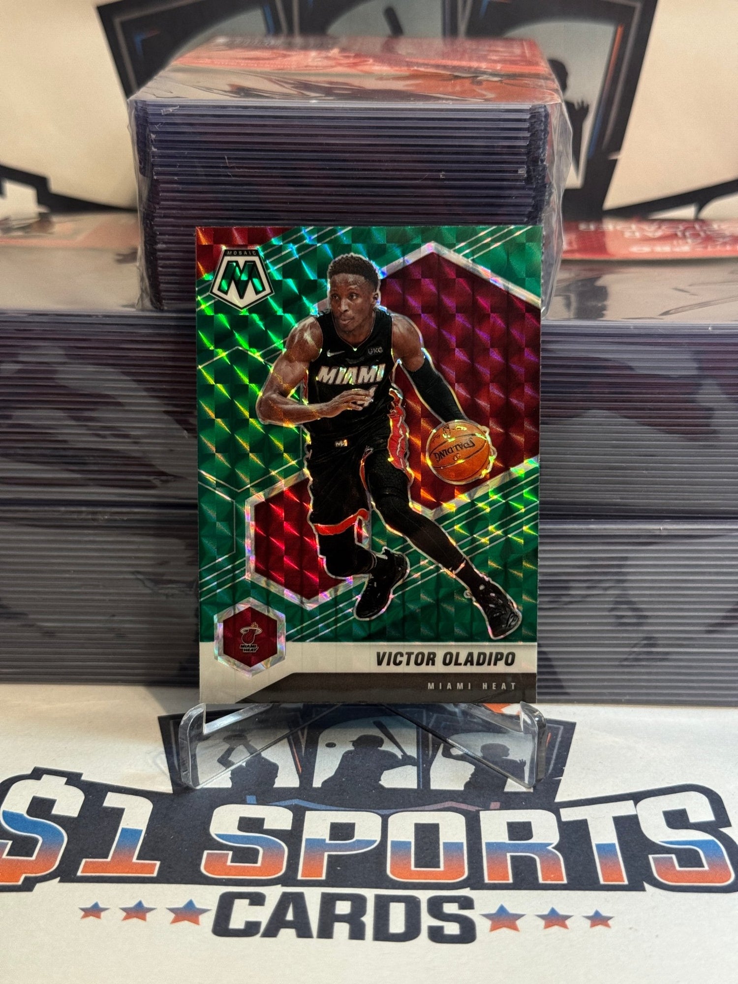 2020 Panini Mosaic (Green Prizm) Victor Oladipo #186