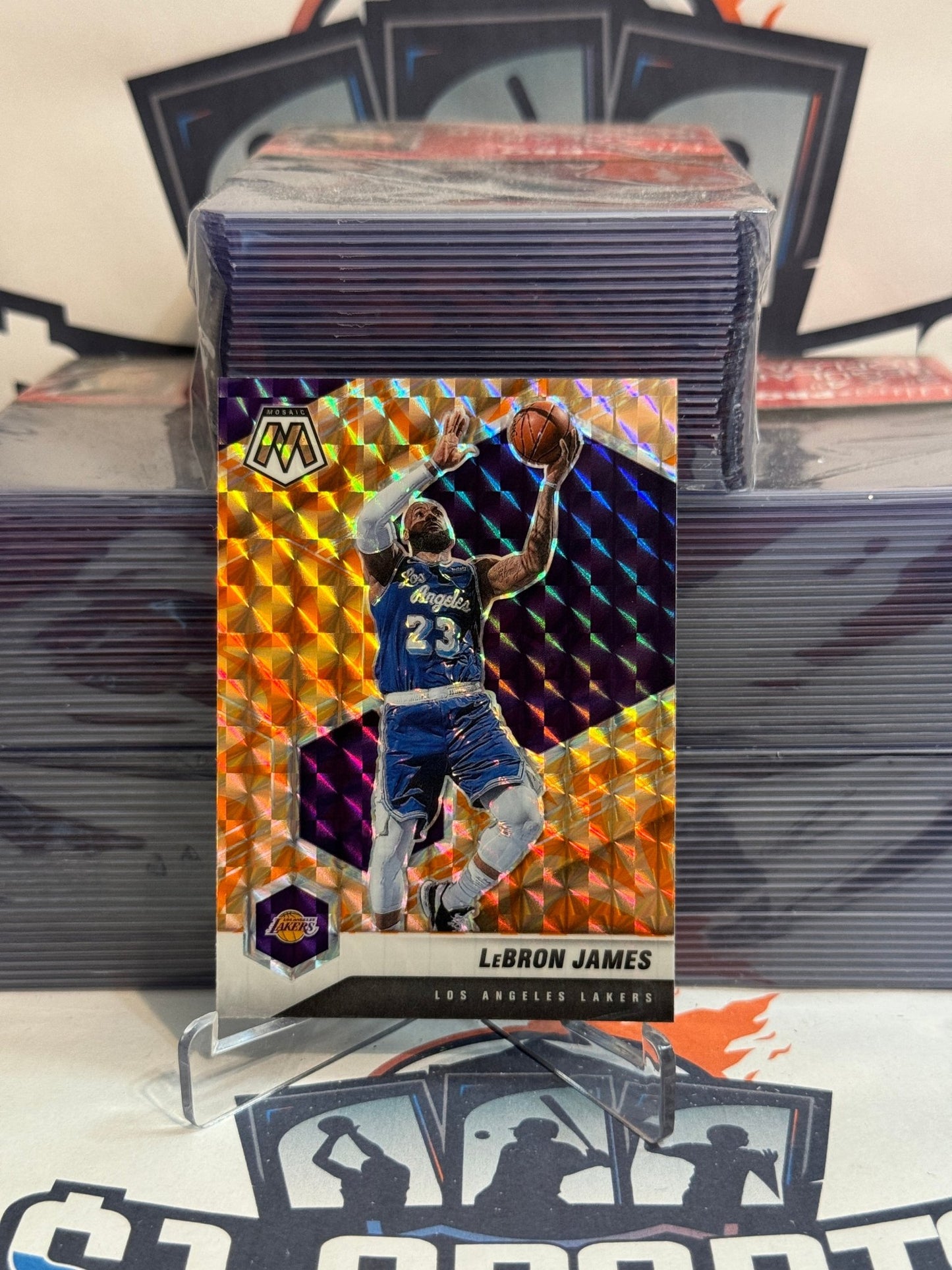 2020 Panini Mosaic (Orange Reactive Prizm) LeBron James #81