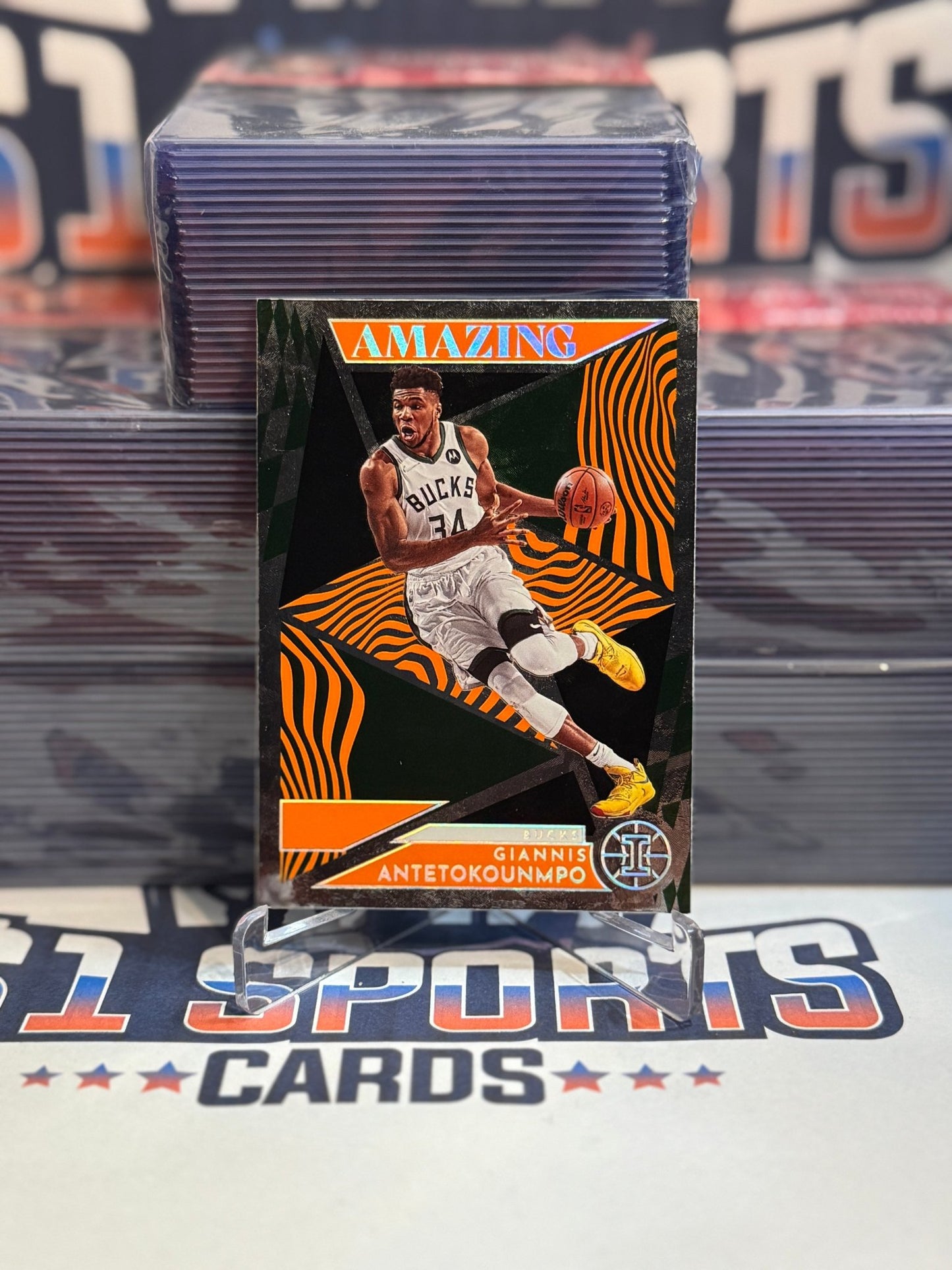 2021 Panini Illusions (Orange, Amazing) Giannis Antetokounmpo #7