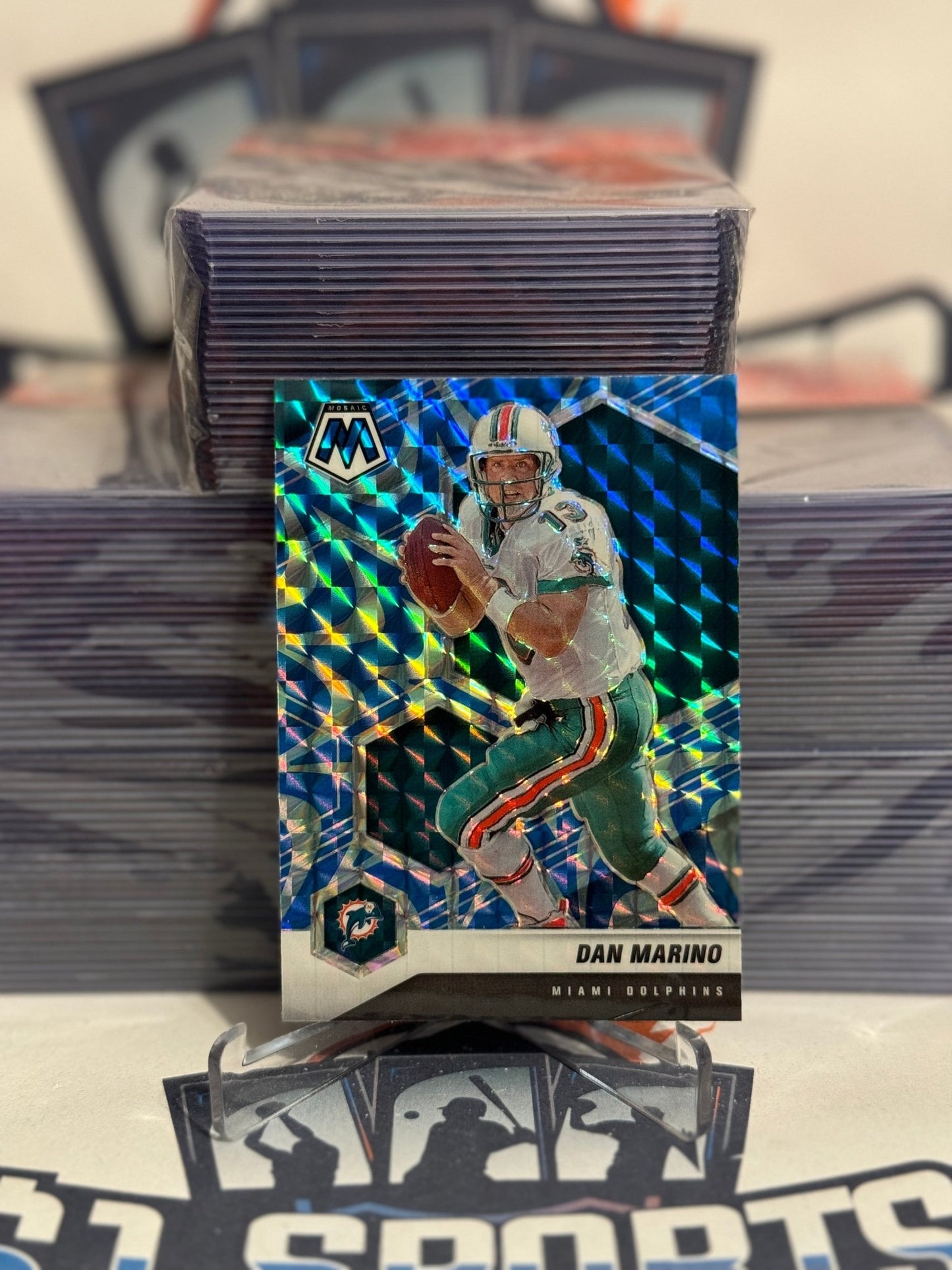 2021 Panini Mosaic (Blue Reactive Prizm) Dan Marino #123