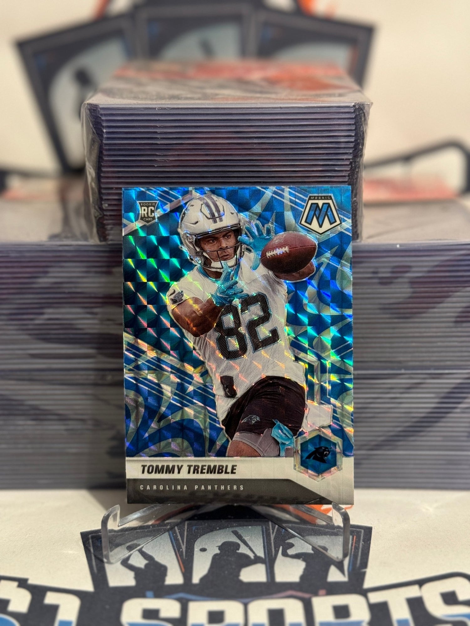 2021 Panini Mosaic (Blue Reactive Prizm) Tommy Tremble Rookie #385