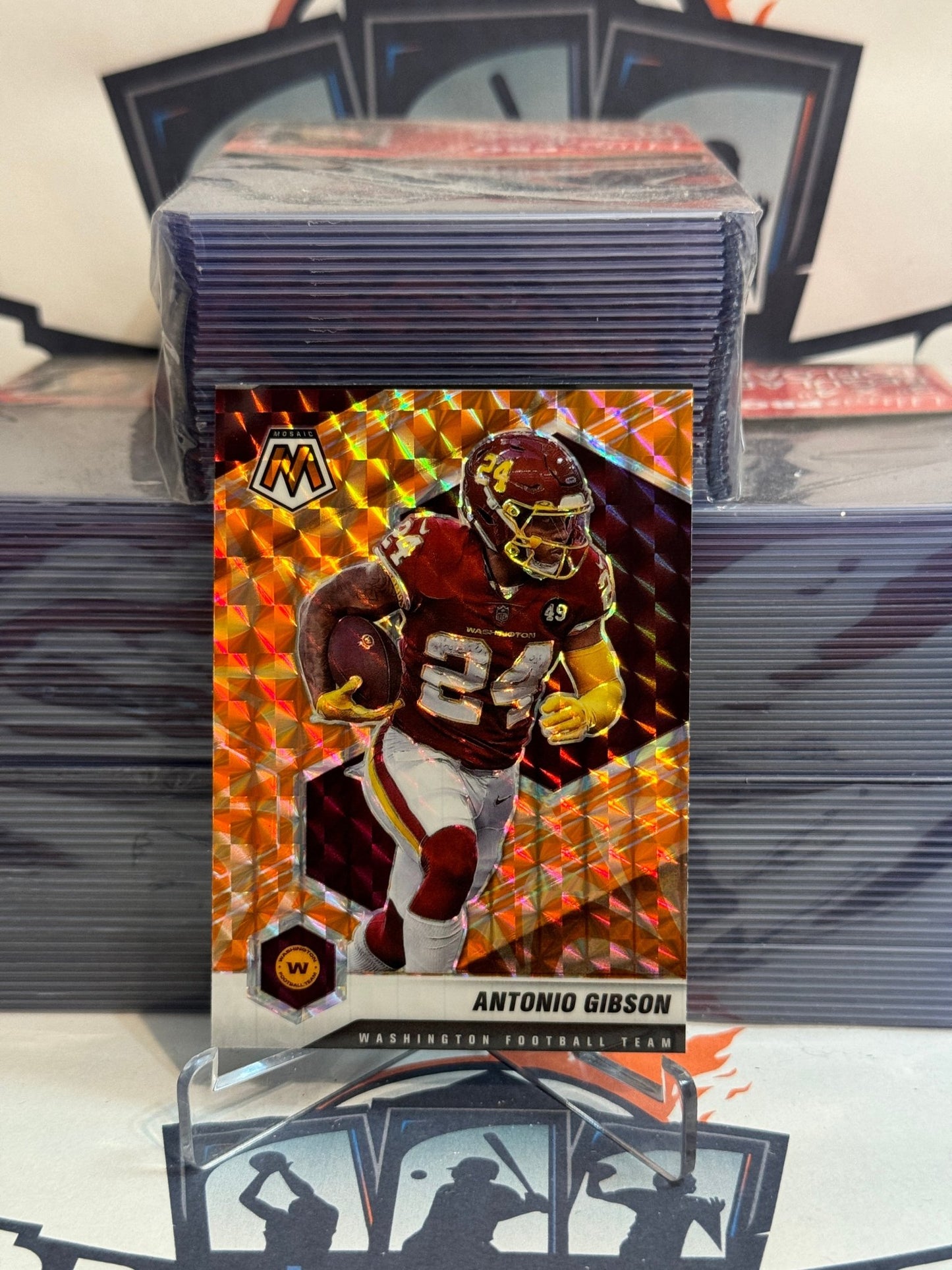 2021 Panini Mosaic (Orange Reactive Prizm) Antonio Gibson #200