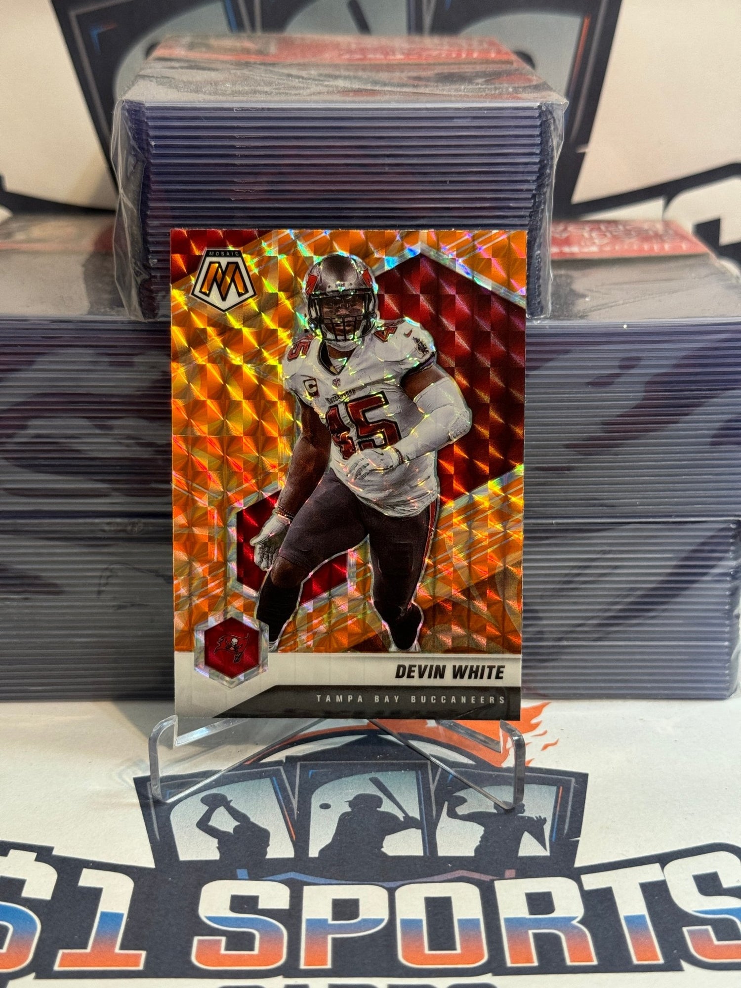 2021 Panini Mosaic (Orange Reactive Prizm) Devin White #191