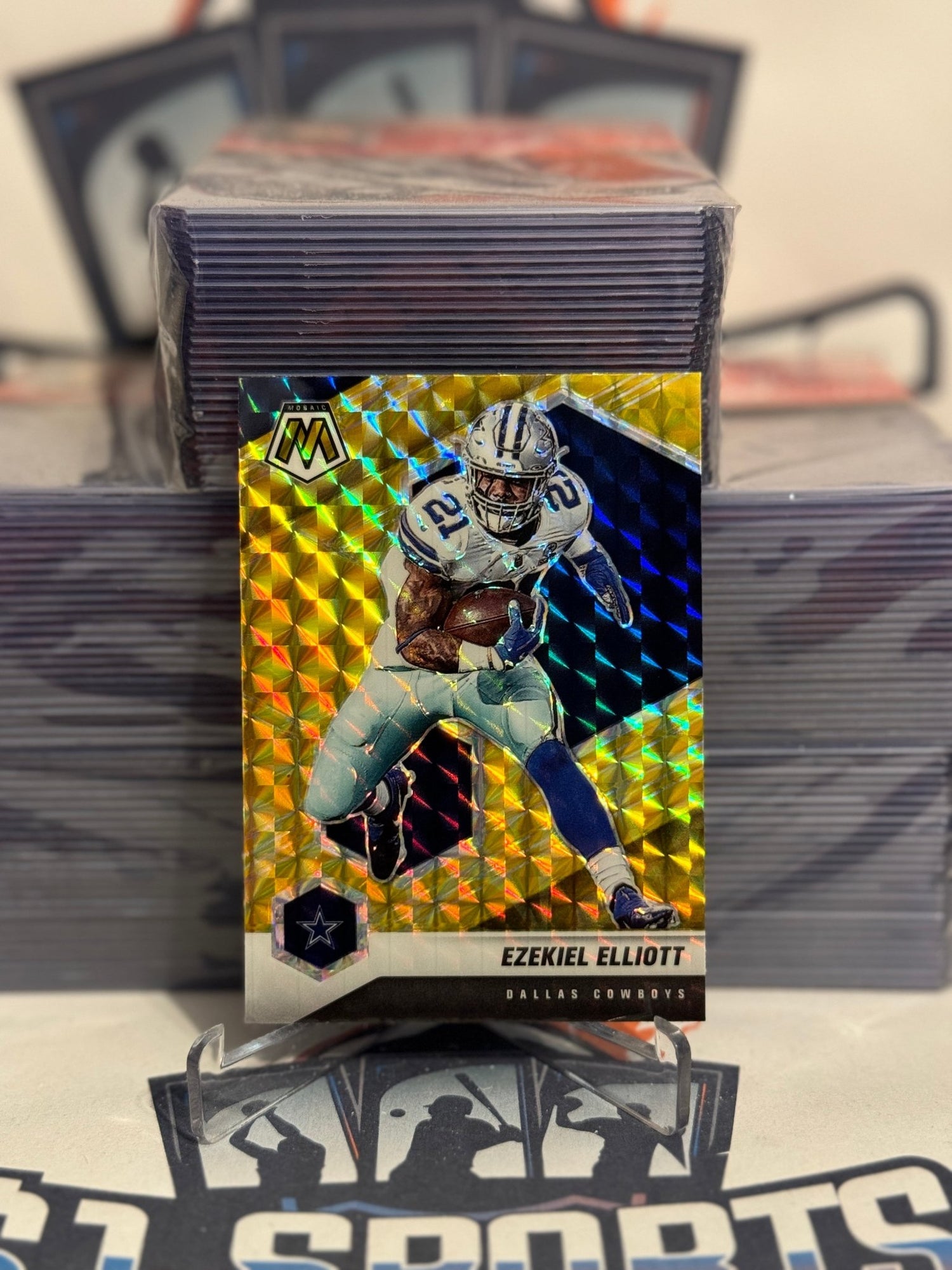 2021 Panini Mosaic (Yellow Reactive Prizm) Ezekiel Elliott #60