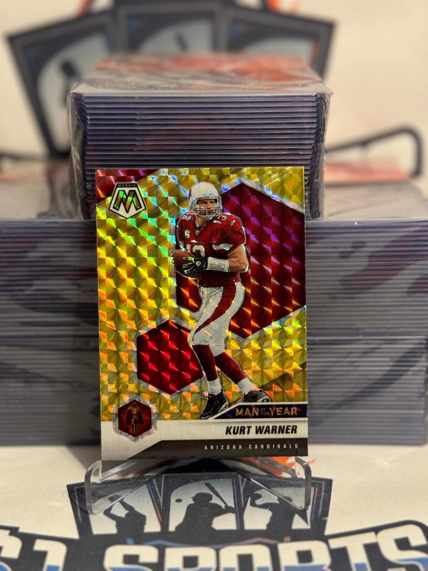 2021 Panini Mosaic (Yellow Reactive Prizm, Man of the Year) Kurt Warner #267