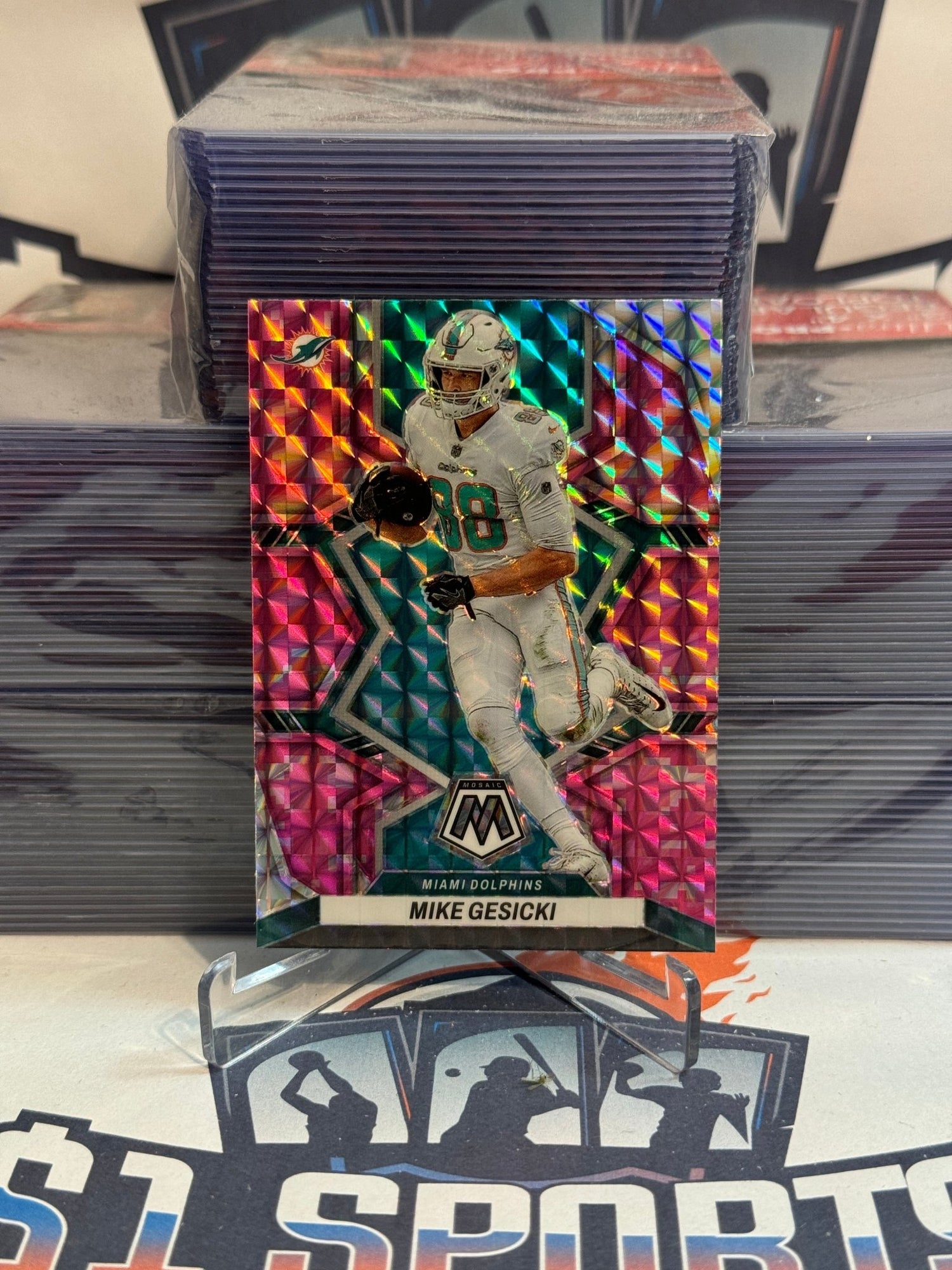 2022 Panini Mosaic (Pink Camo Prizm) Mike Gesicki #123