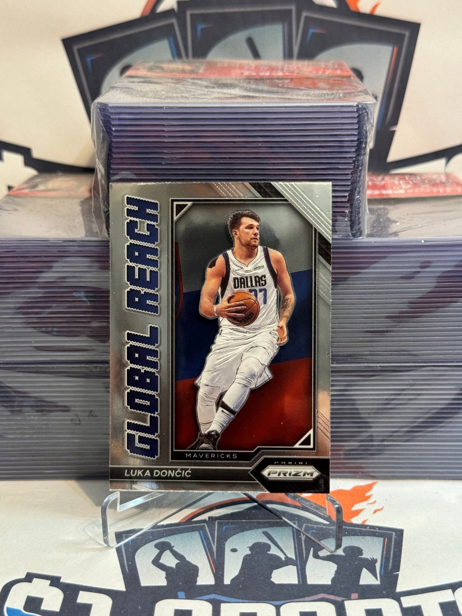 2022 Panini Prizm (Global Reach) Luka Doncic #10