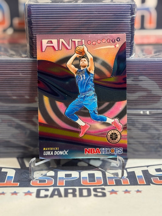 2023 NBA Hoops Premium Stock (Anti - Gravity) Luka Doncic 4