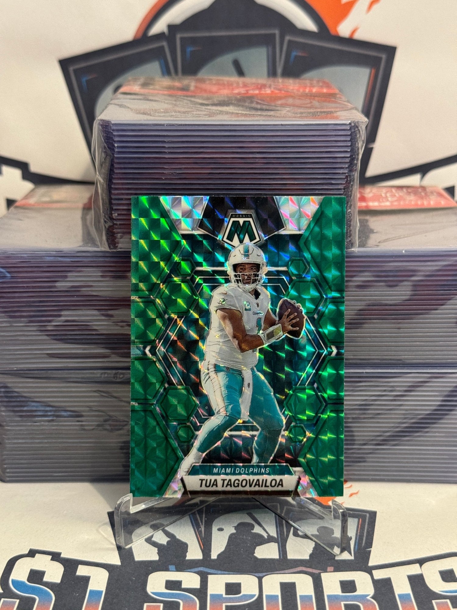 2023 Panini Mosaic (Green Prizm) Tua Tagovailoa #143