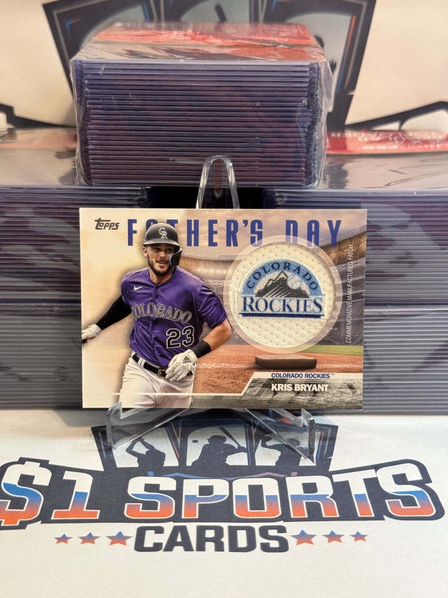 2023 Topps (Father's Day Team Patch Relic) Kris Bryant #FD - KB