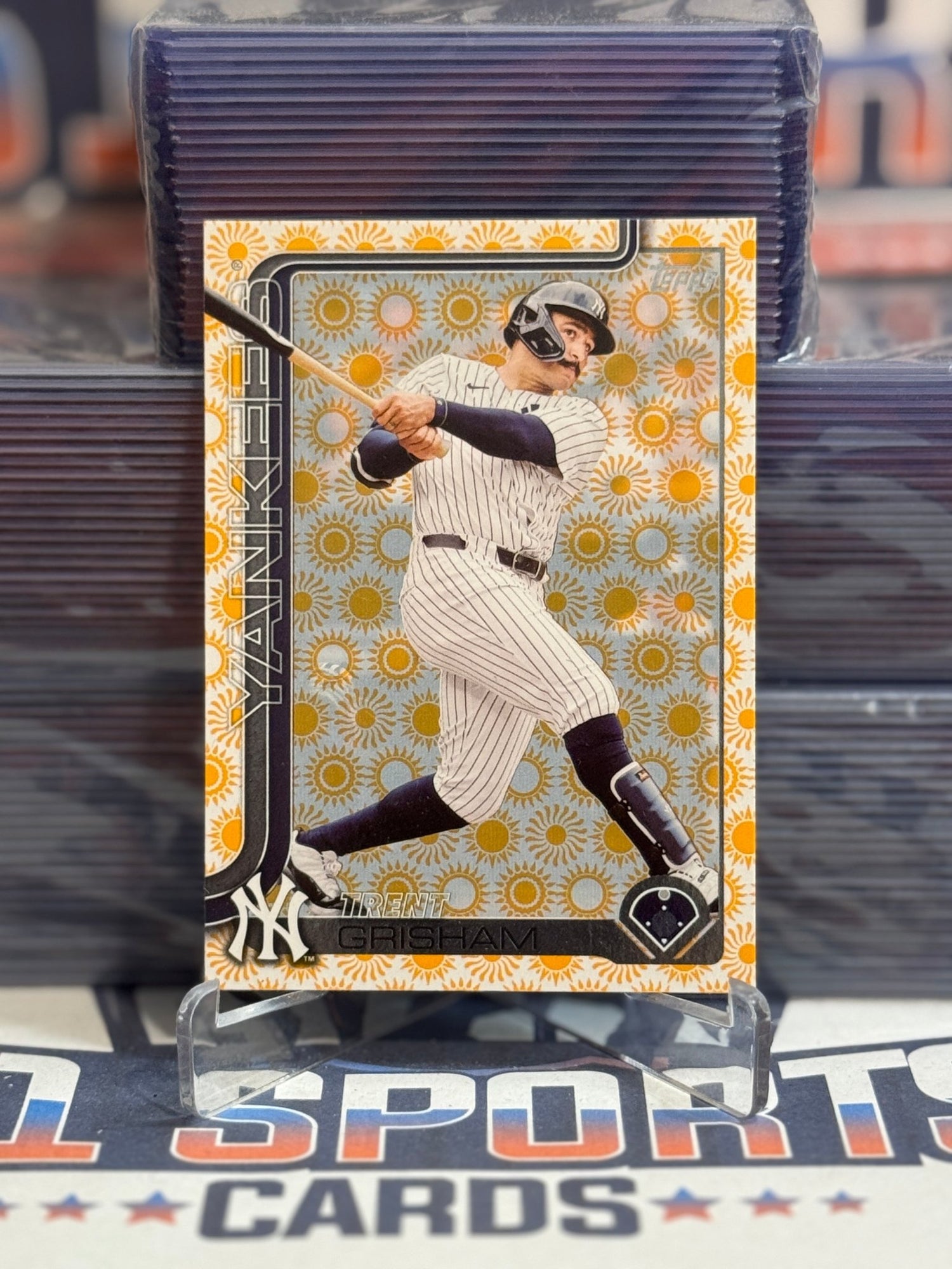 2025 Topps (Holiday Sun) Trent Grisham 666