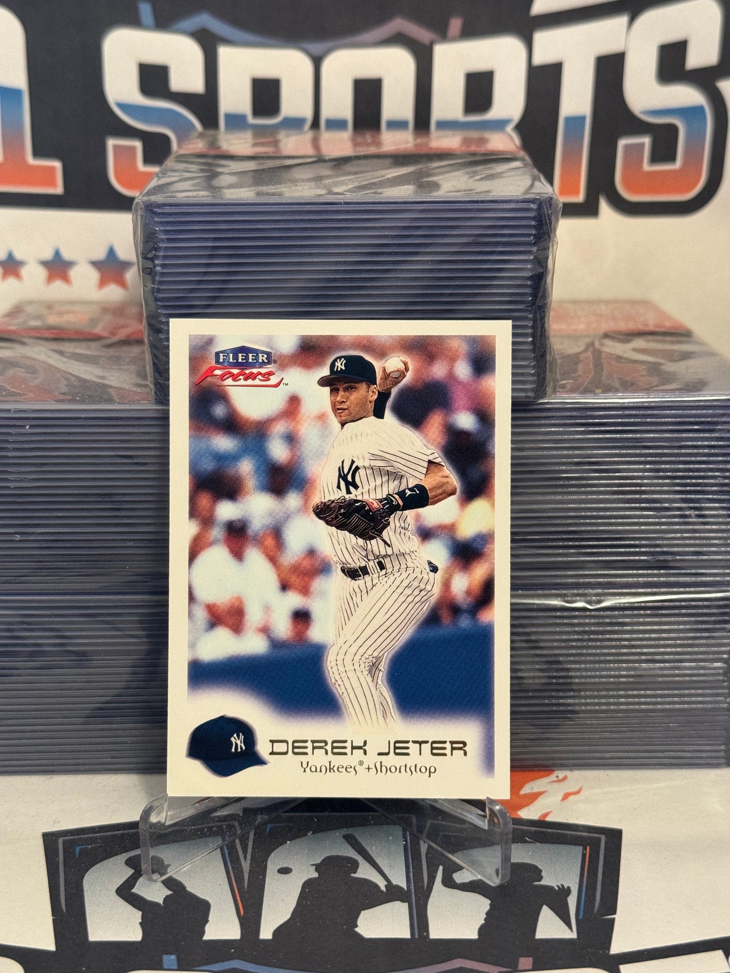 2000 Fleer Focus Derek Jeter #11