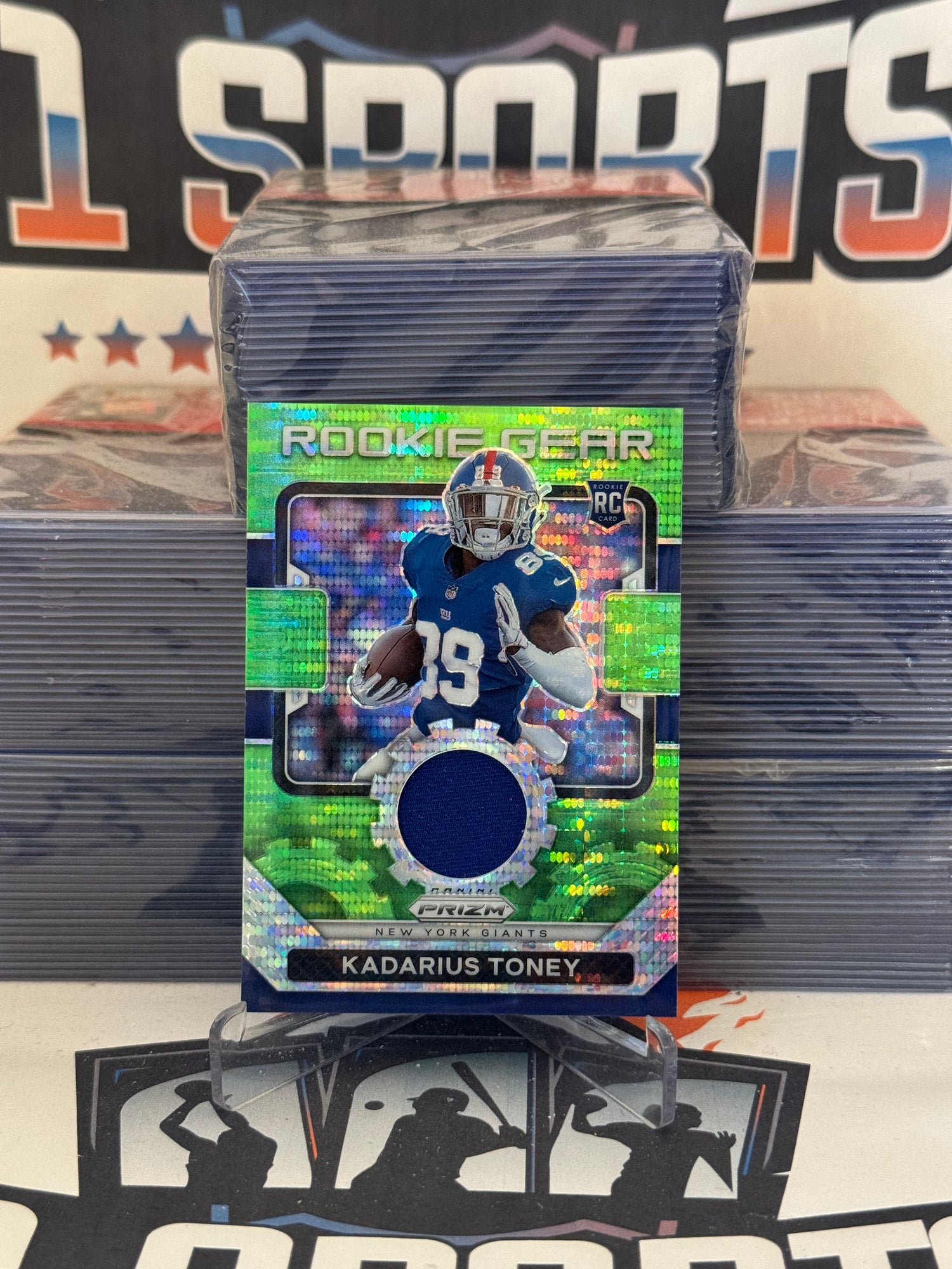 2021 Panini Prizm (Neon Green Pulsar, Rookie Gear Relic) Kadarius Toney #RG-12