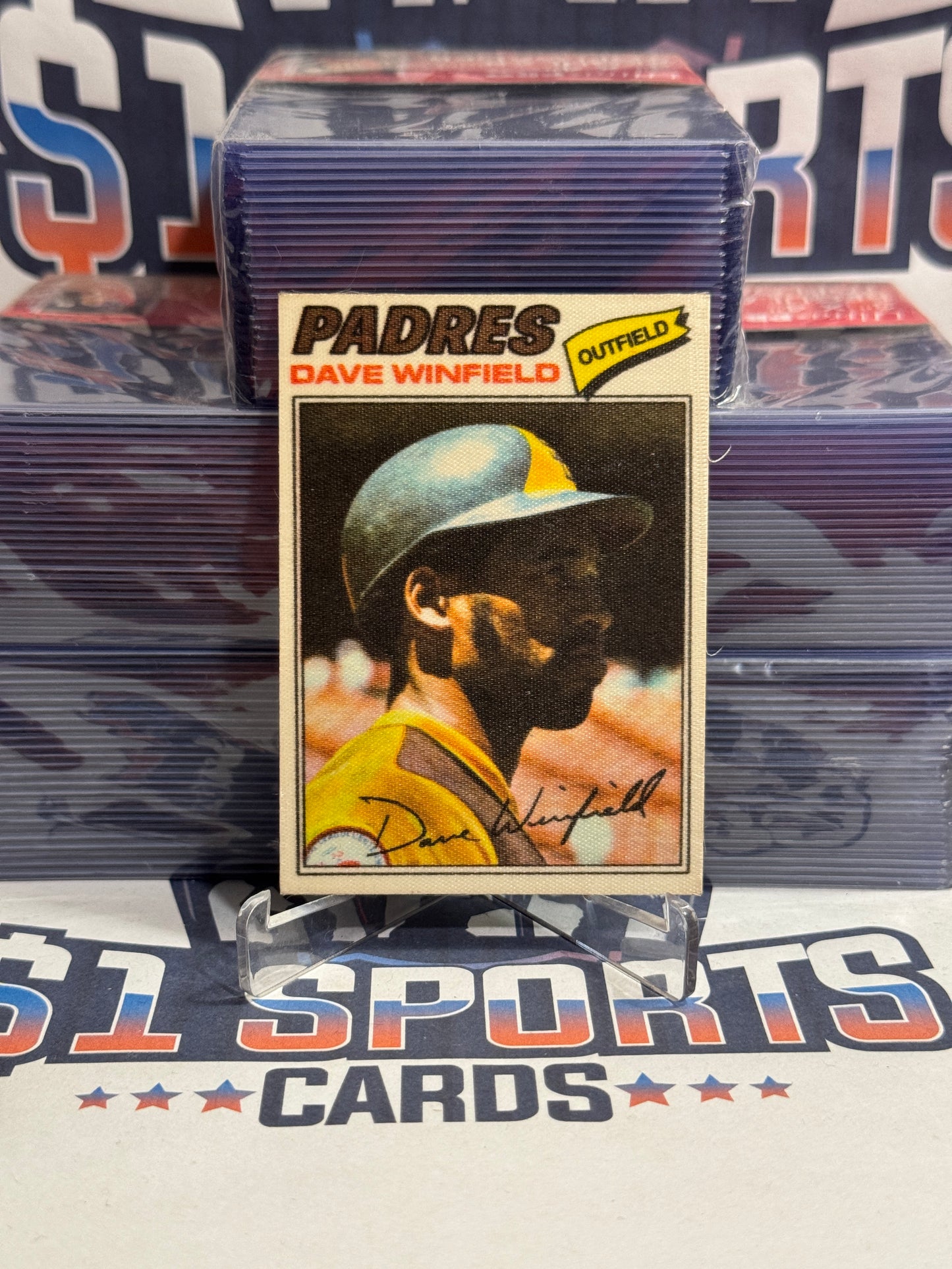 1977 Topps (Cloth) Dave Winfield #52