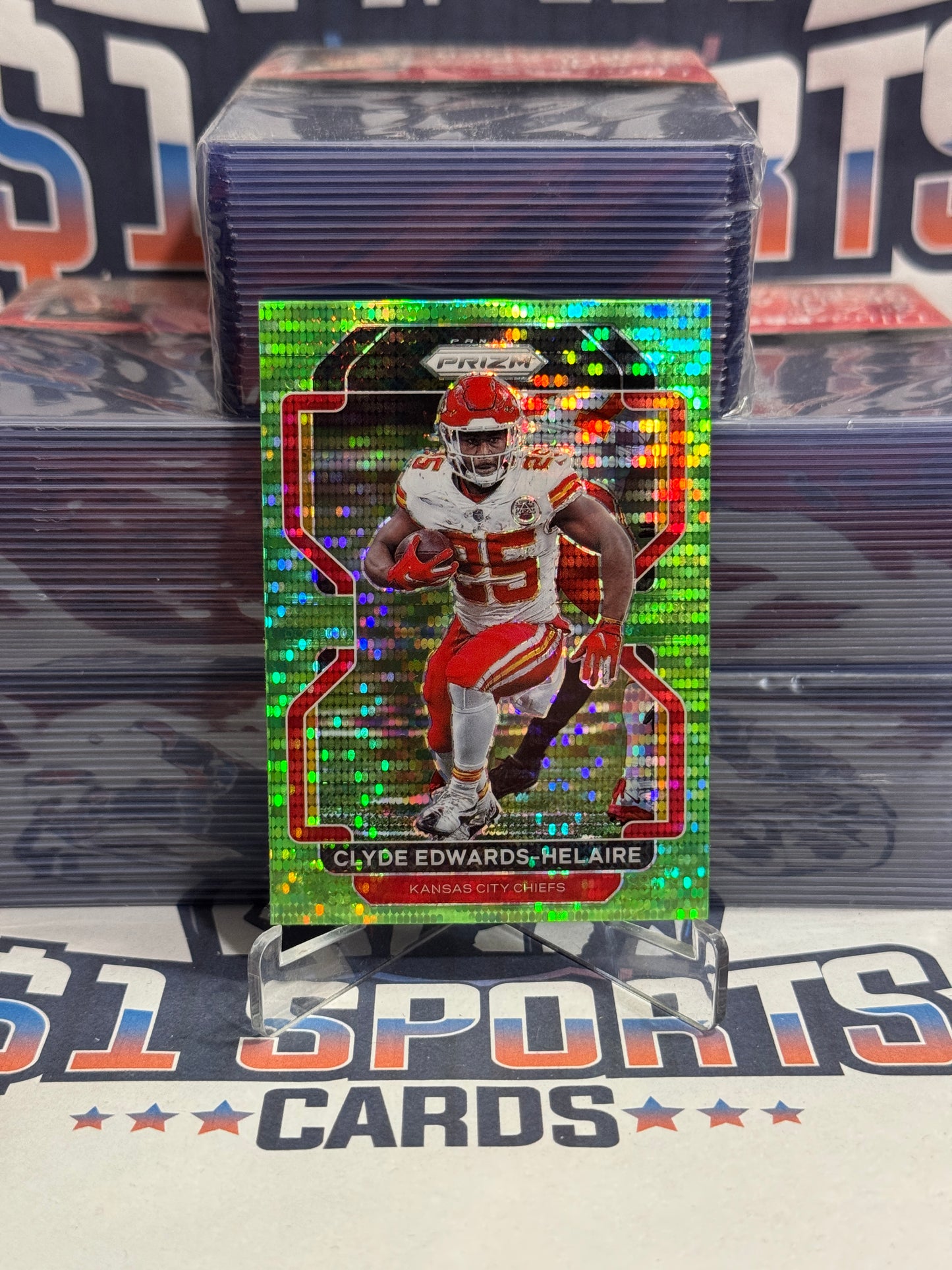 2021 Panini Prizm (Neon Green Pulsar Prizm) Clyde Edwards-Helaire #191