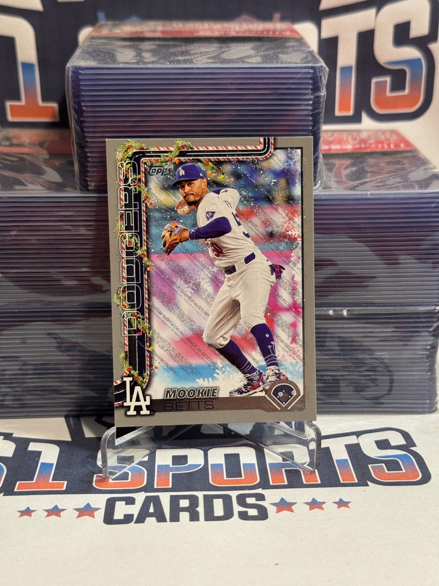 2025 Topps Holiday (Glitter Variation) Mookie Betts #H52