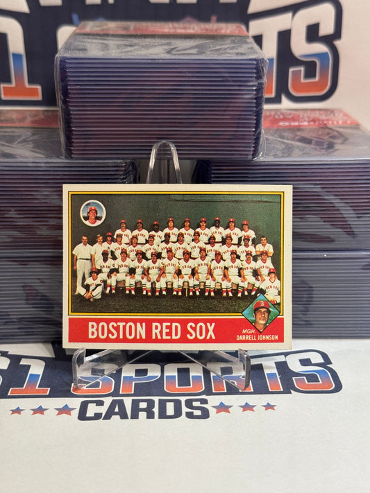 1976 Topps (Red Sox Team Card) Calton Fisk, Dwight Evans, Fred Lynn, Jim Rice, Carl Yastrzemski #118