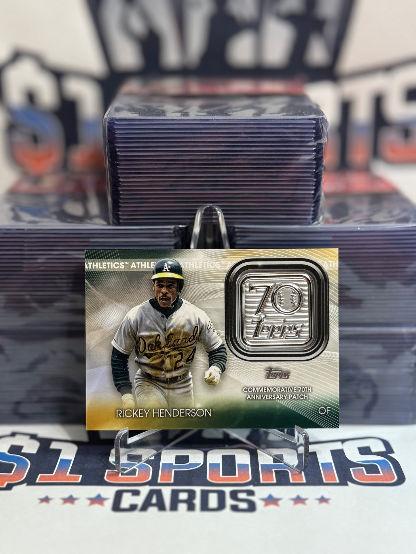 2021 Topps (70th Anniversary Commemorative Logo Patch Relic) Rickey Henderson #T70P-RH