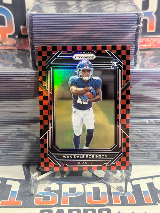 2022 Panini Prizm (Black Red Checkerboard SP Prizm) Wan'Dale Robinson Rookie #315