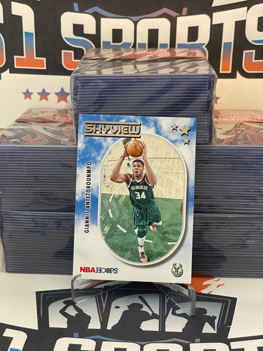 2021 NBA Hoops (Skyview) Giannis Antetokounmpo #15