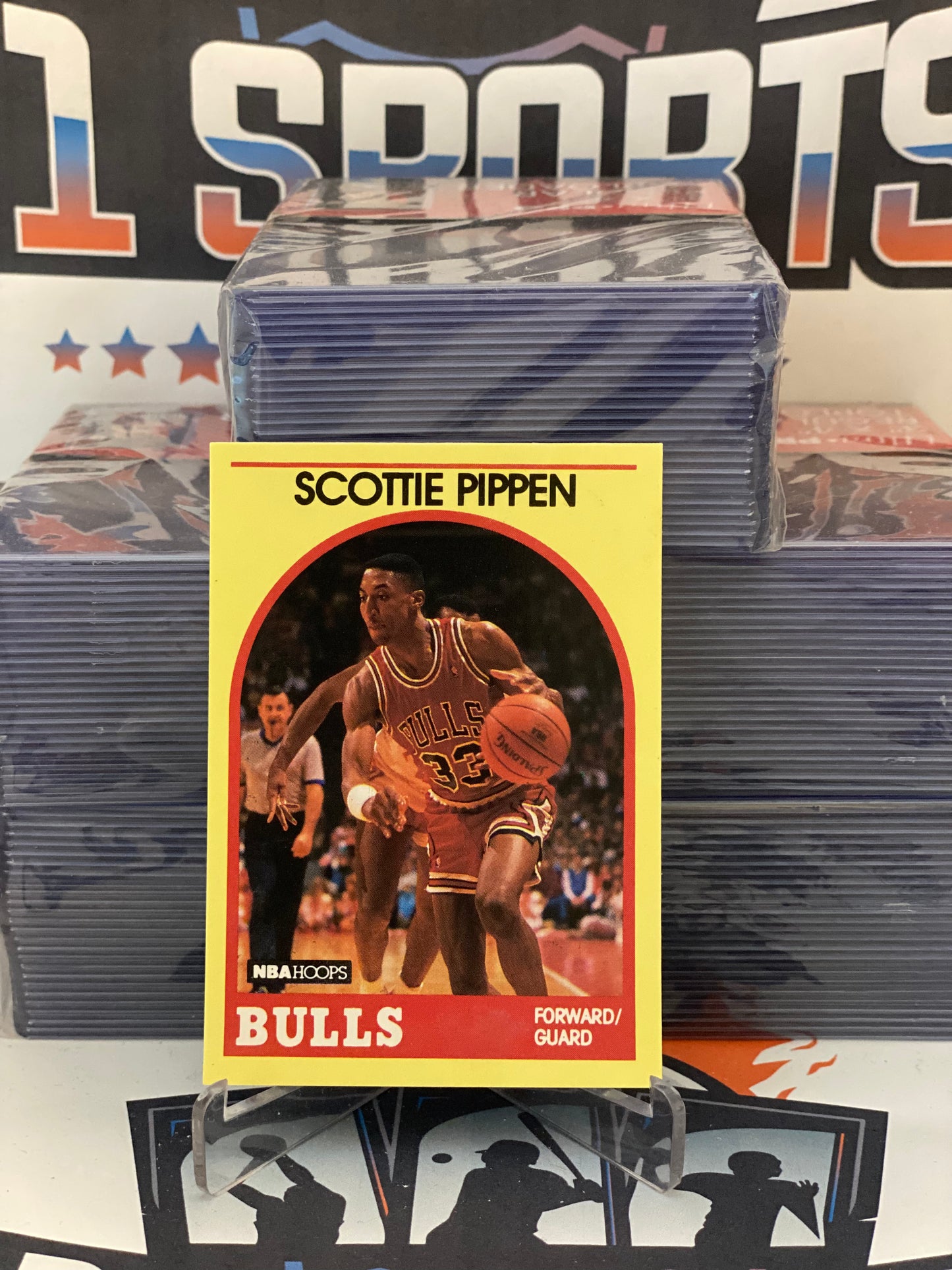 1989 NBA Hoops (Sears - Yellow Border Superstars) Scottie Pippen #13