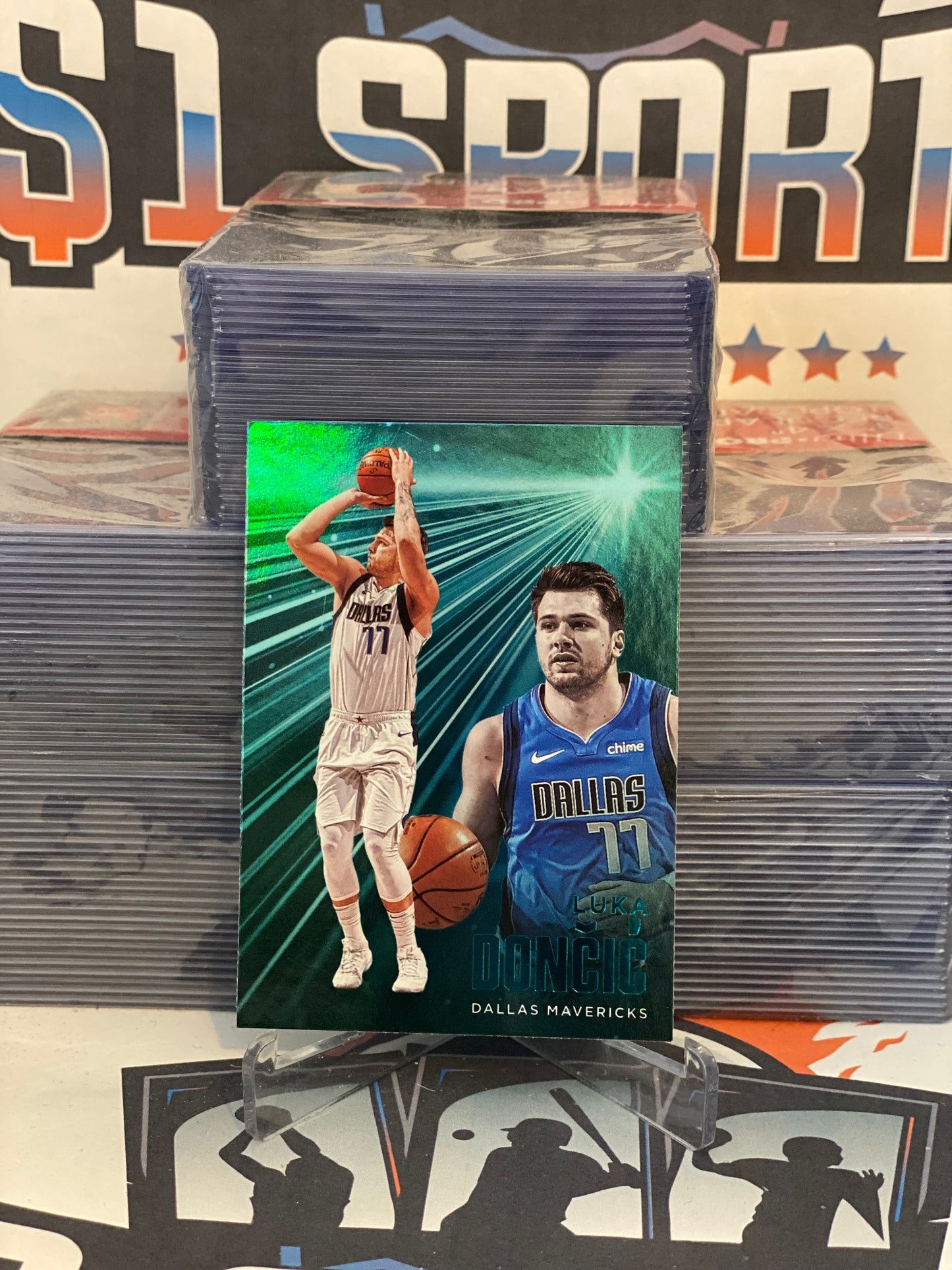 2020 Panini Chronicles (Teal, Essentials) Luka Doncic #228
