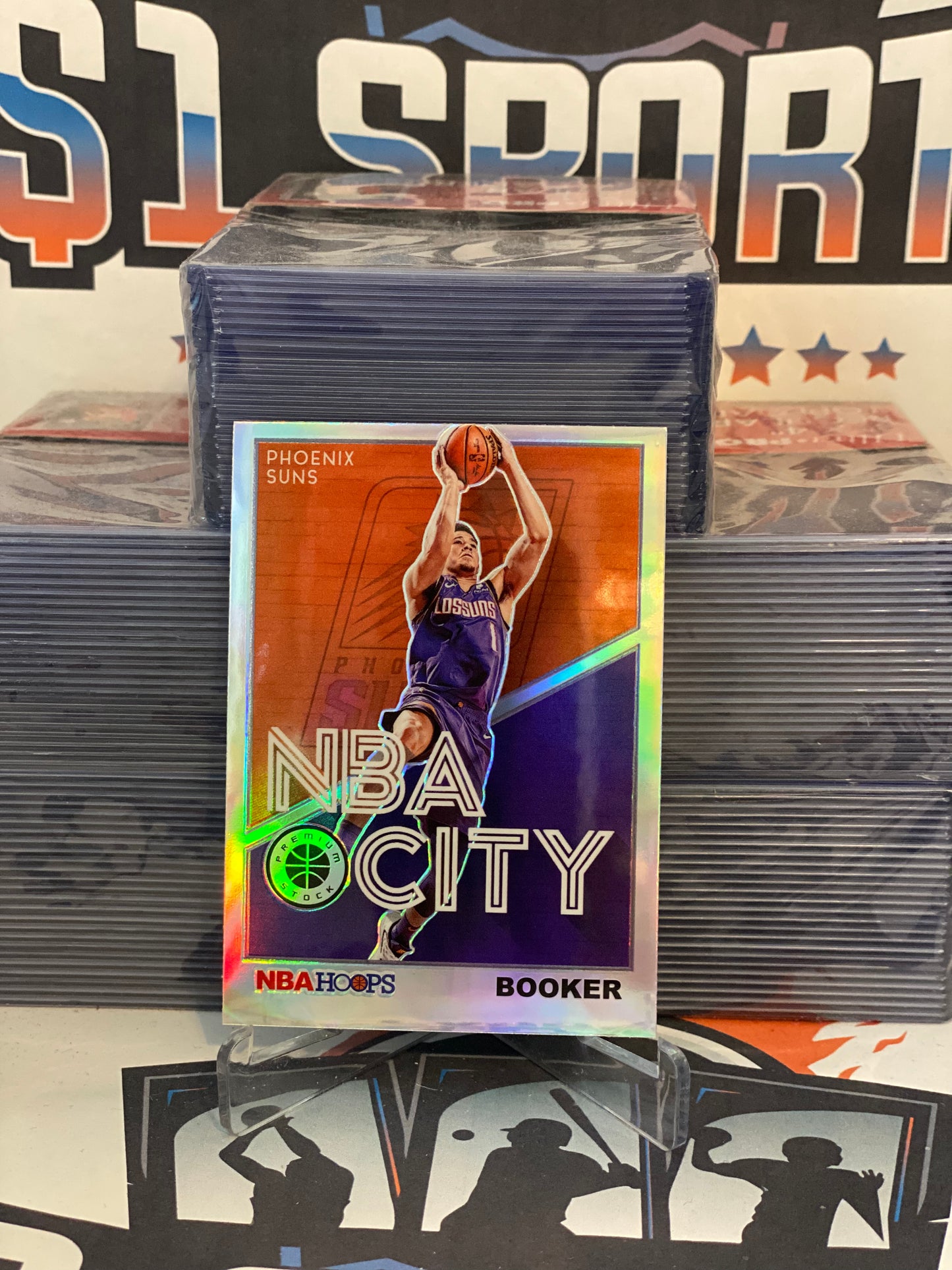 2019 Hoops Premium Stock (Silver Prizm, NBA City) Devin Booker #26