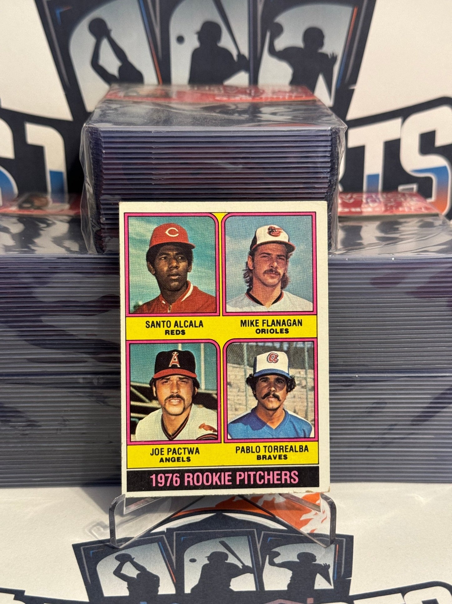 1976 Topps (Rookie Pitchers) Mike Flanahan, Santo Alcala, Joe Pactwa, Pablo Torrealba #589