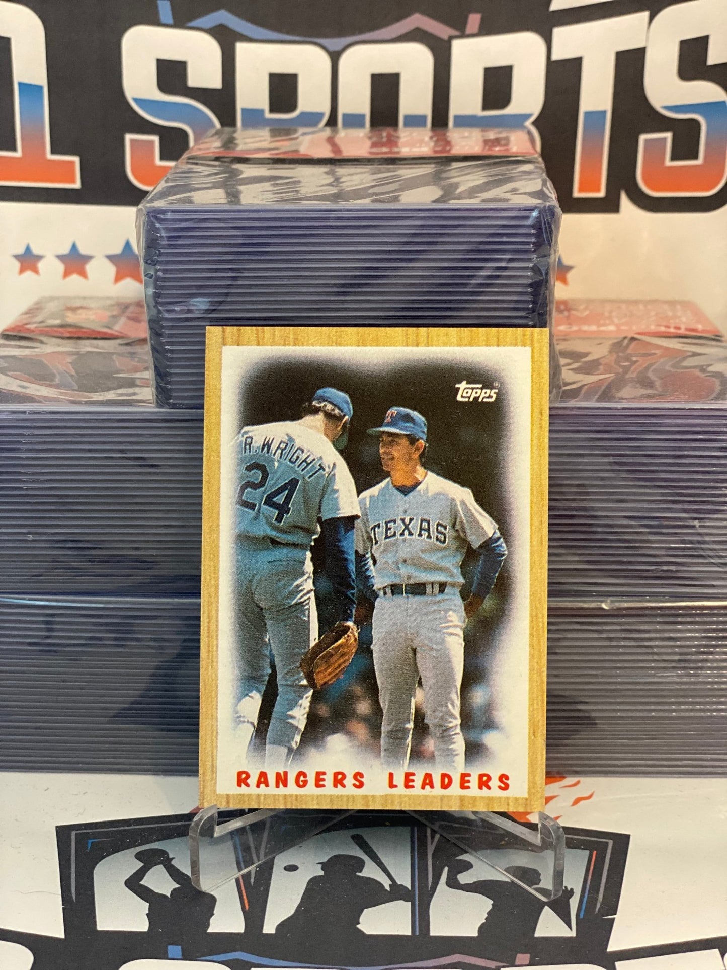 1987 Topps (Rangers Team Card) Bobby Valentine & Ricky Wright #656