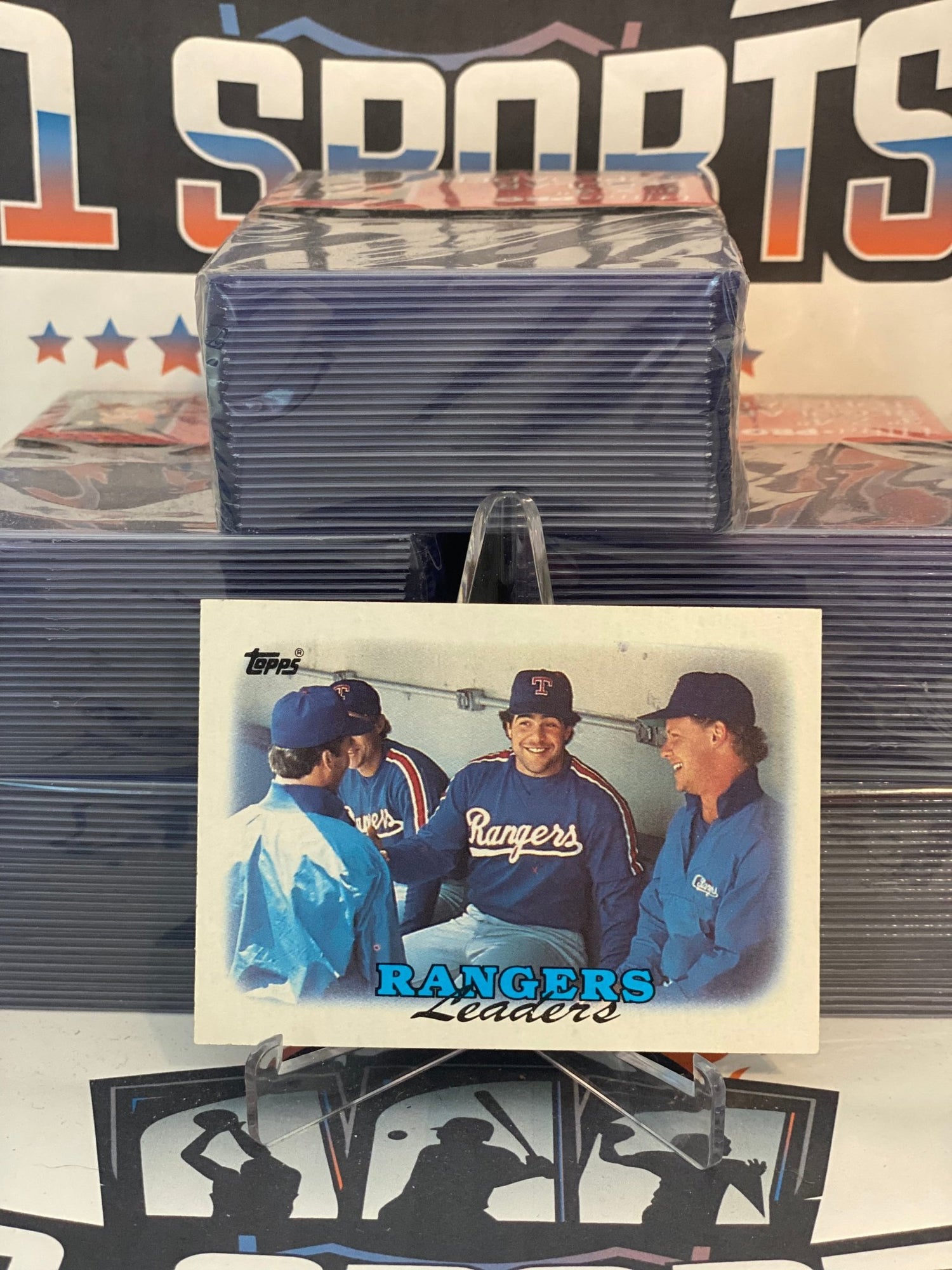 1988 Topps (Rangers Team Card) Bobby Valentine #201