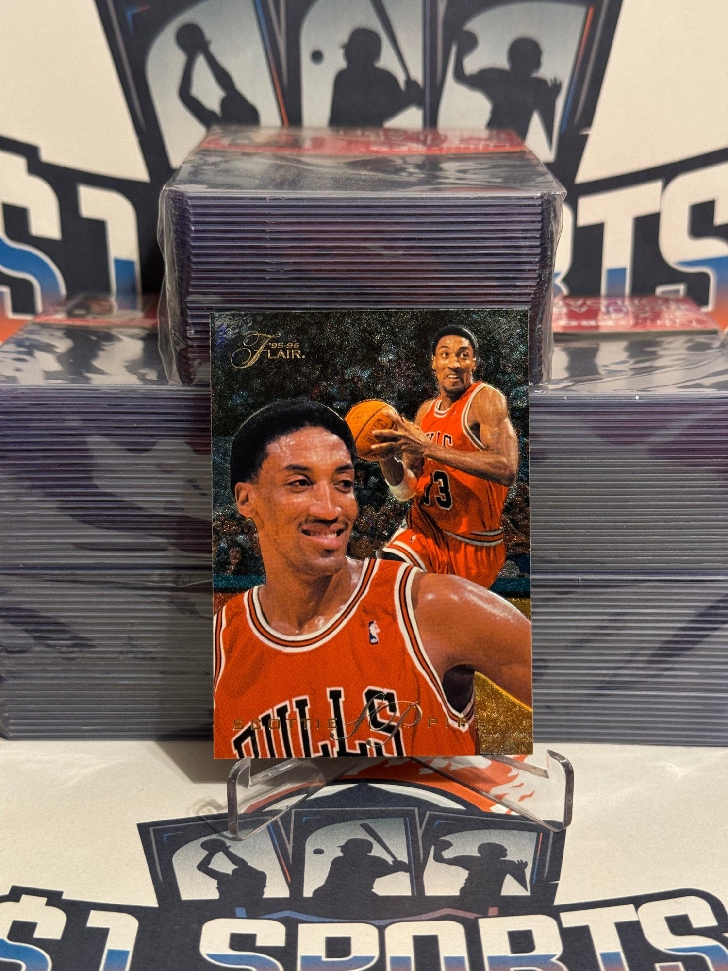 1995 Fleer Flair Scottie Pippen #18