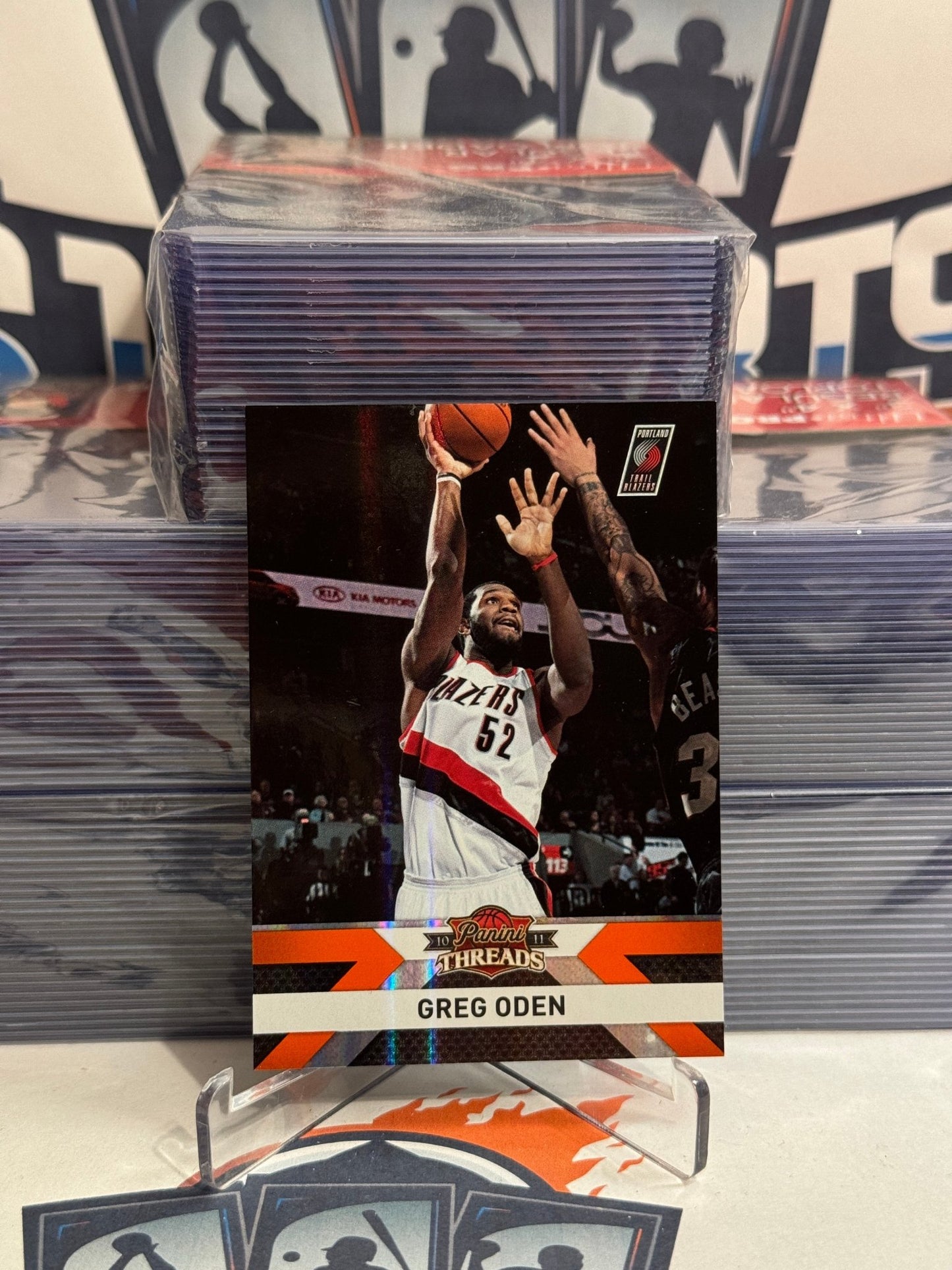 2010 Panini Threads (Foil 56/199) Greg Oden #71