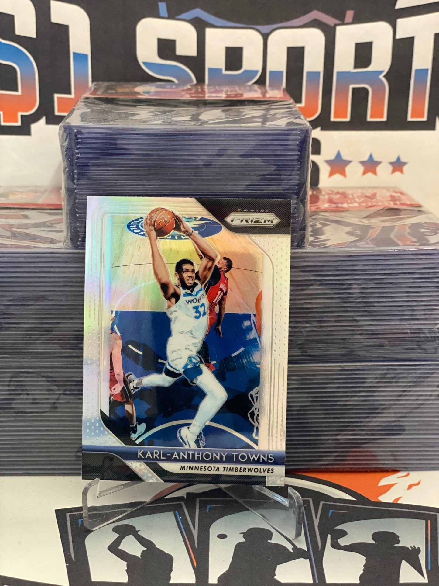 2018 Panini Prizm (Silver Prizm) Karl-Anthony Towns #107