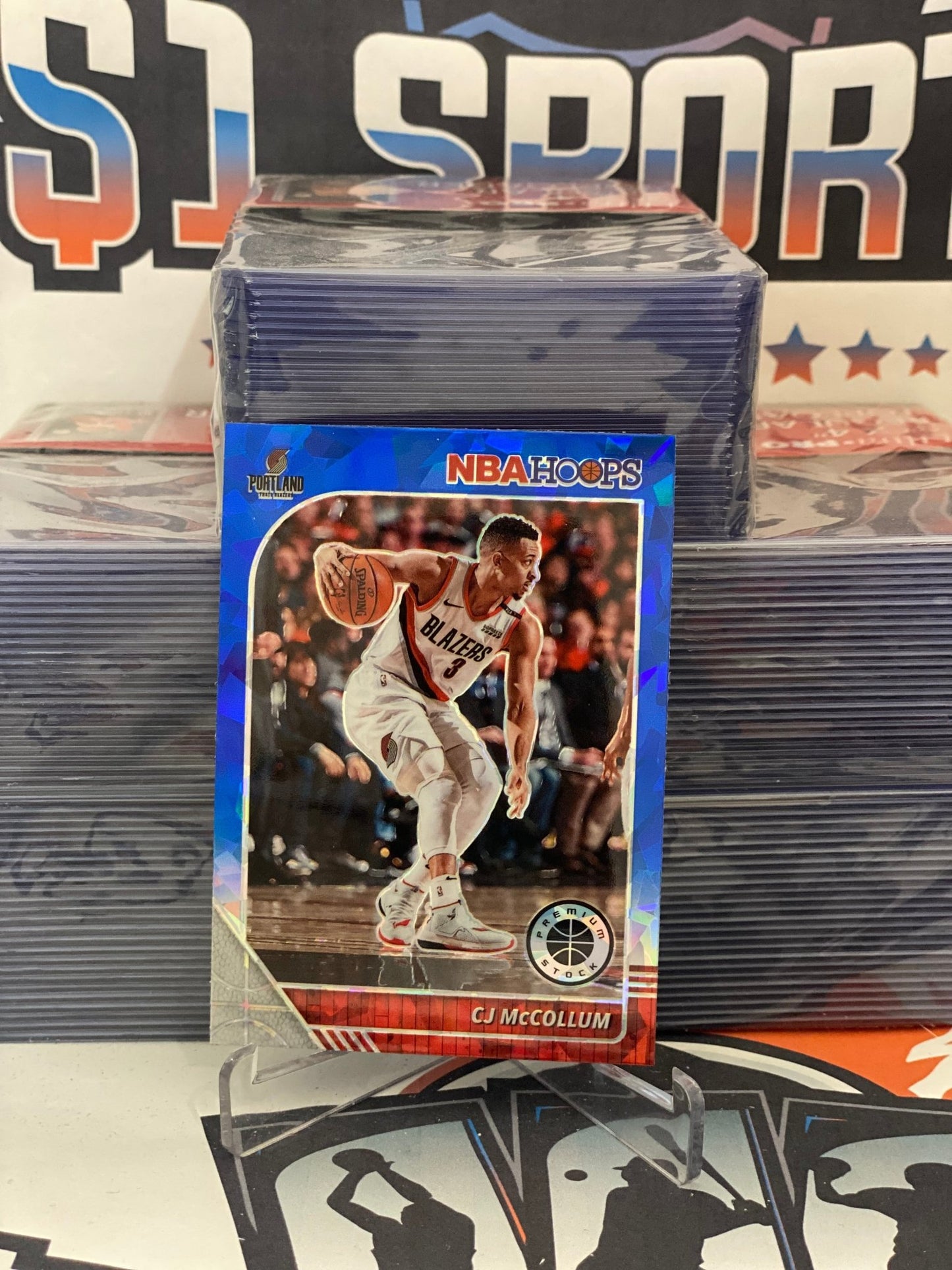 2019 Hoops Premium Stock (Blue Ice Prizm) CJ McCollum #158