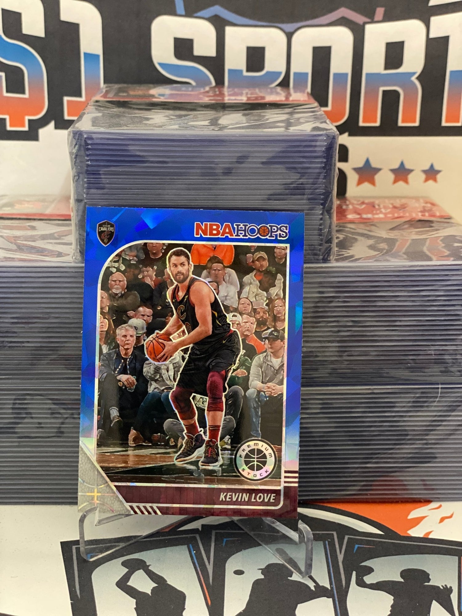 2019 Hoops Premium Stock (Blue Ice Prizm) Kevin Love #32