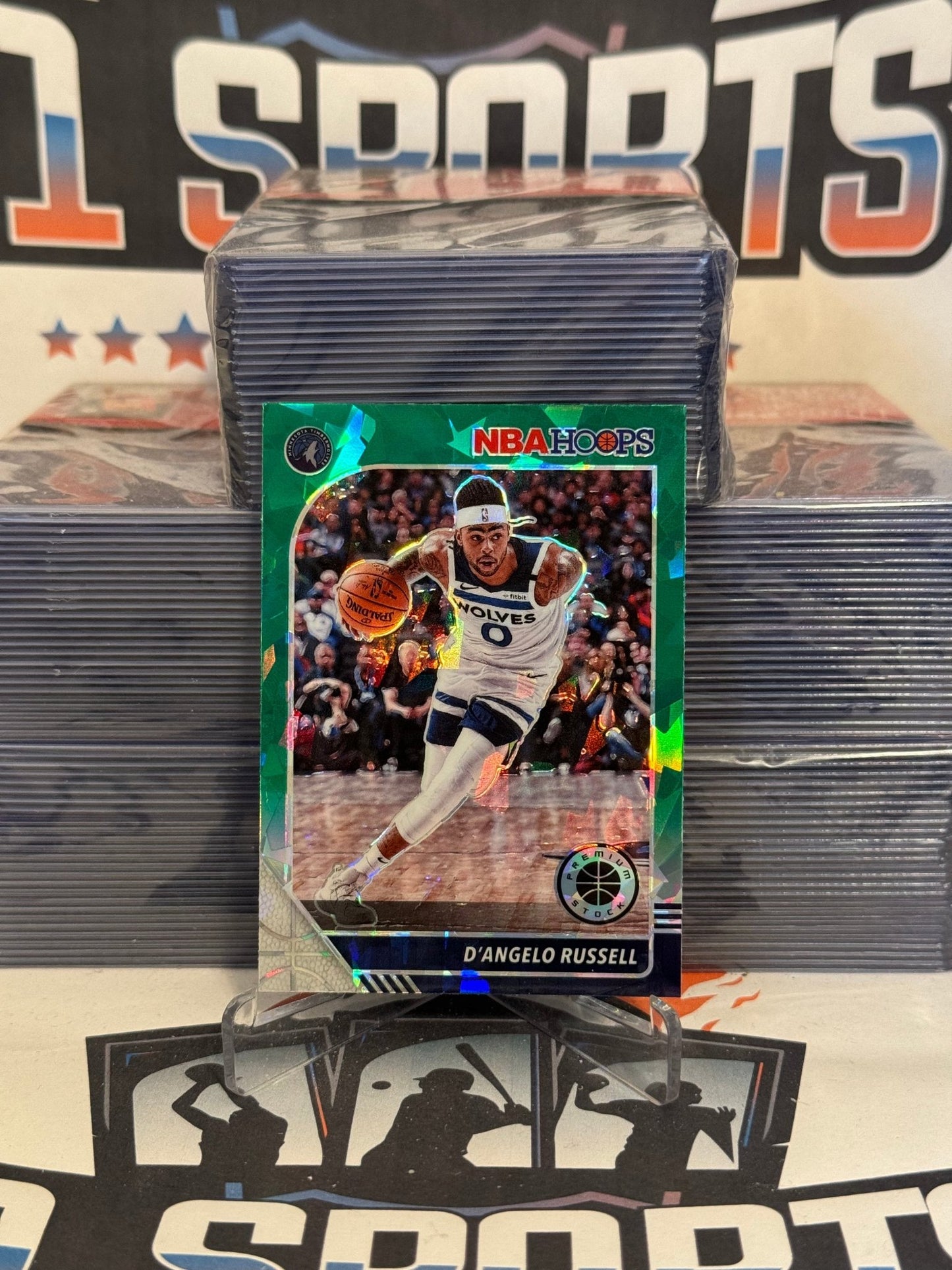 2019 Hoops Premium Stock (Green Cracked Ice Prizm) D'Angelo Russell #18
