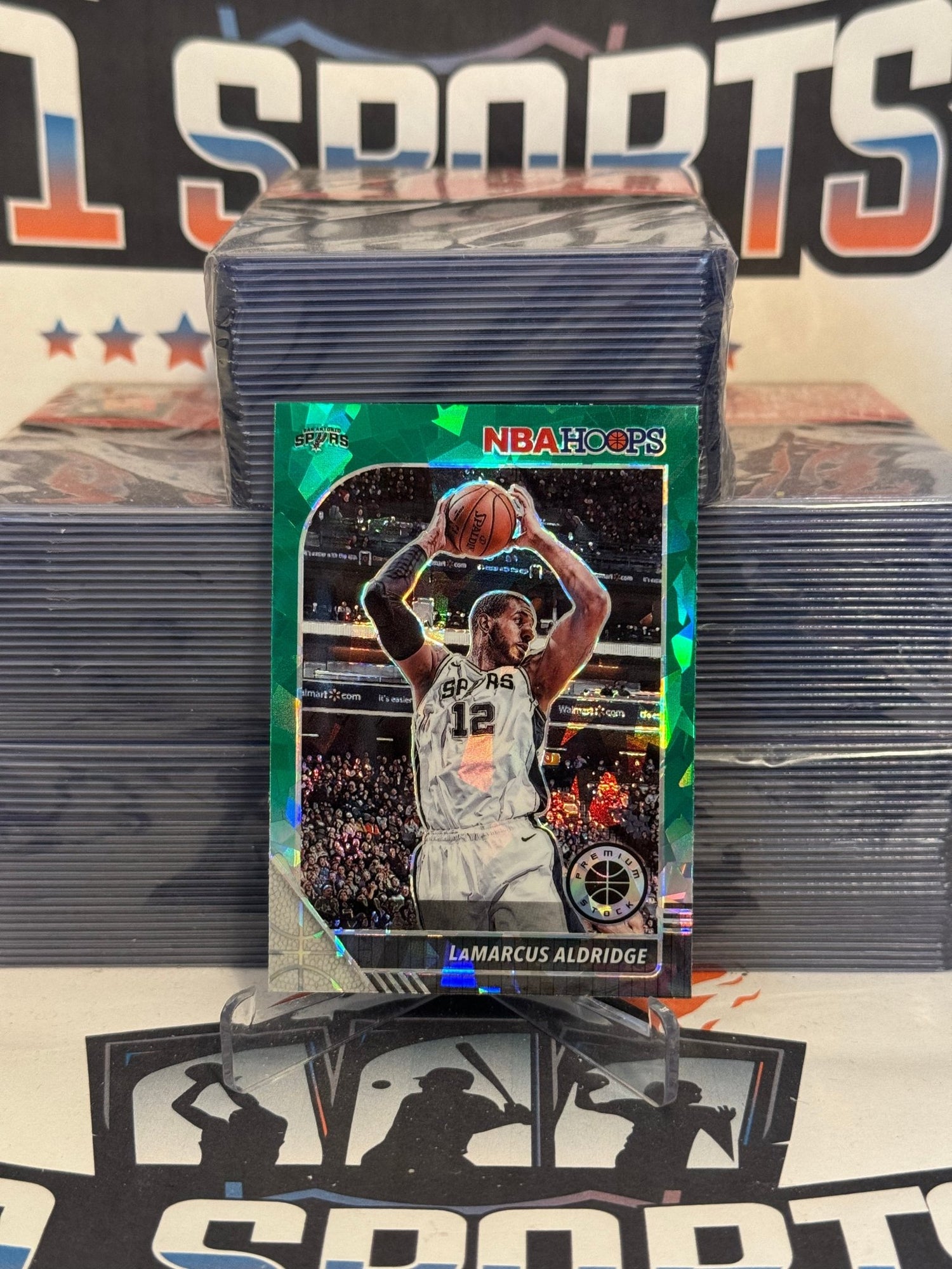 2019 Hoops Premium Stock (Green Cracked Ice Prizm) LaMarcus Aldridge #171